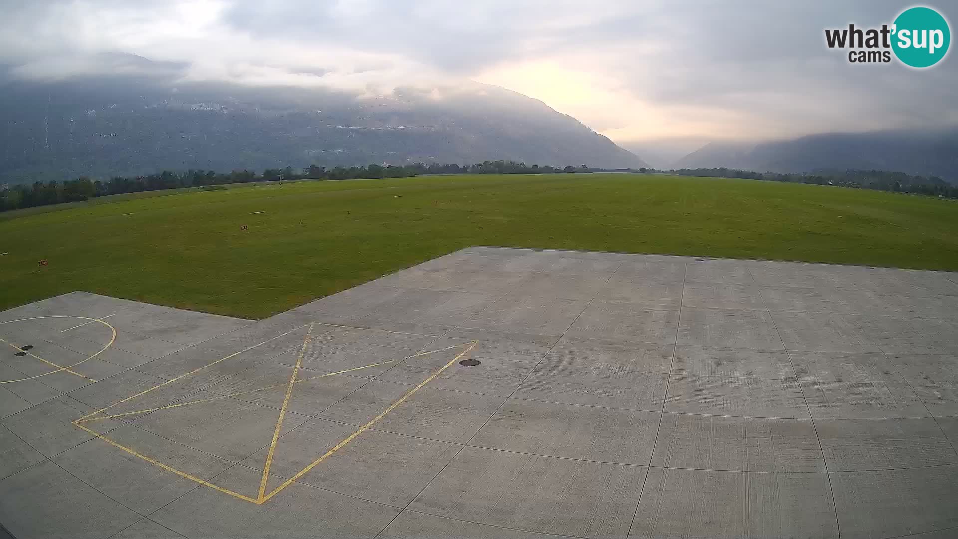 Bovec spletna kamera letališče – Skydive Bovec