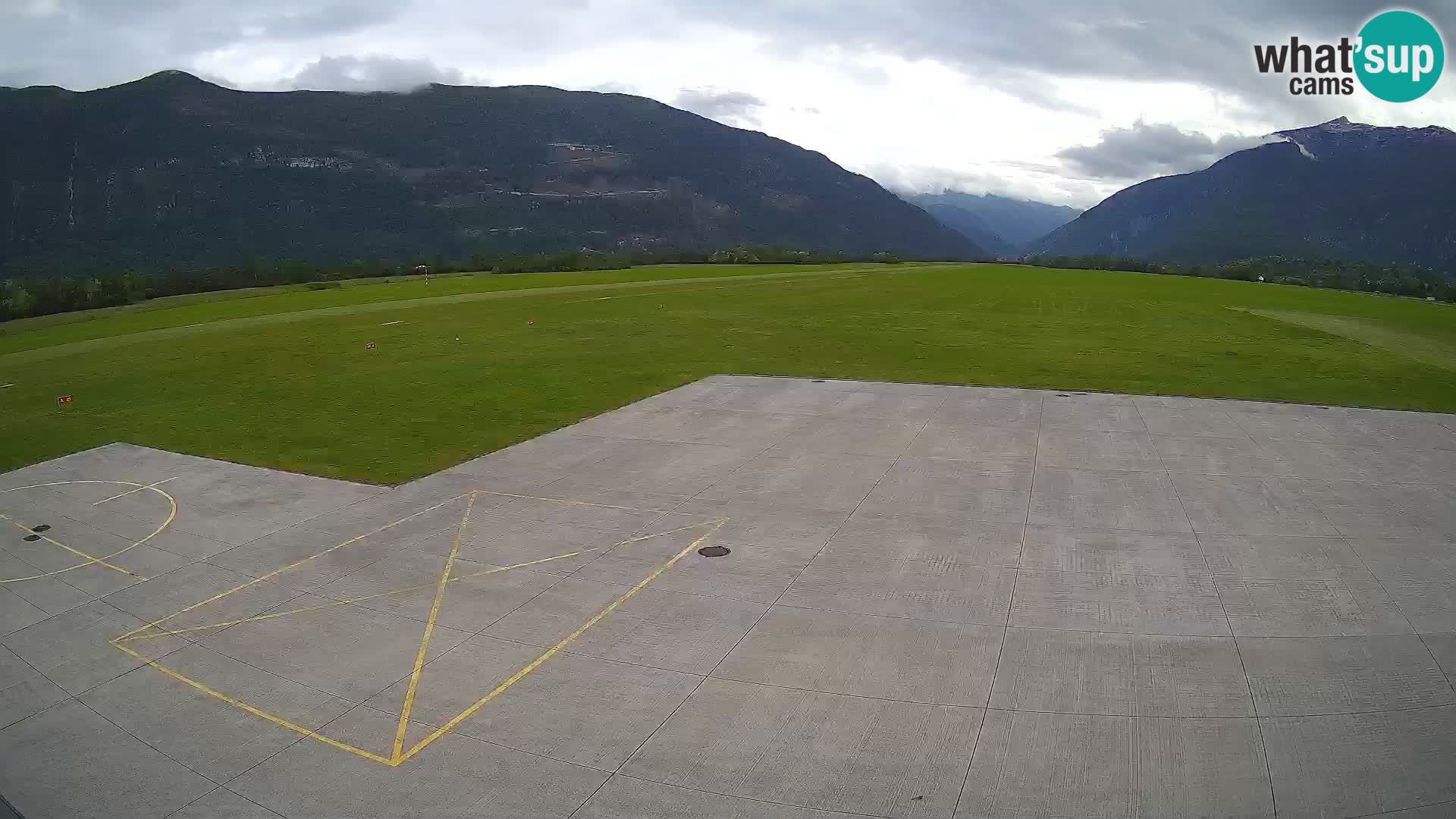 Bovec spletna kamera letališče – Skydive Bovec