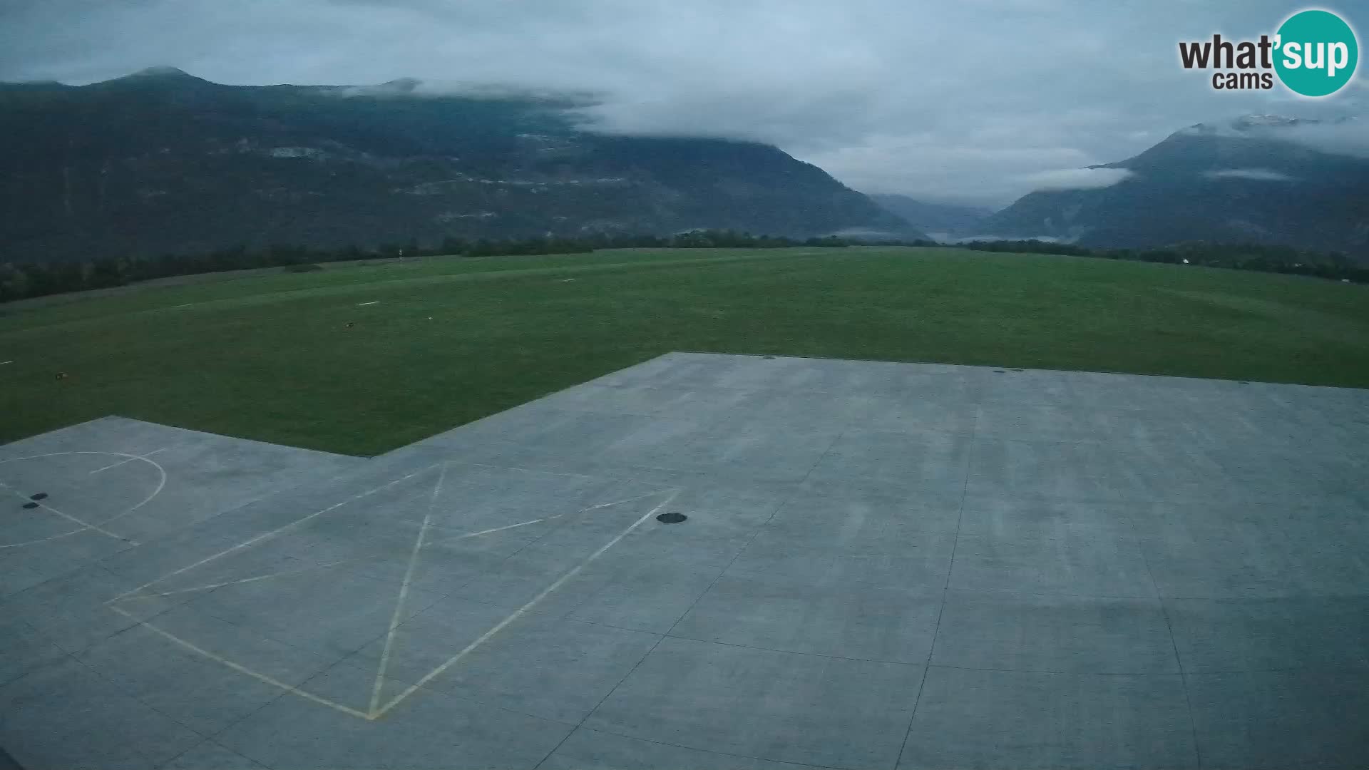 Bovec spletna kamera letališče – Skydive Bovec