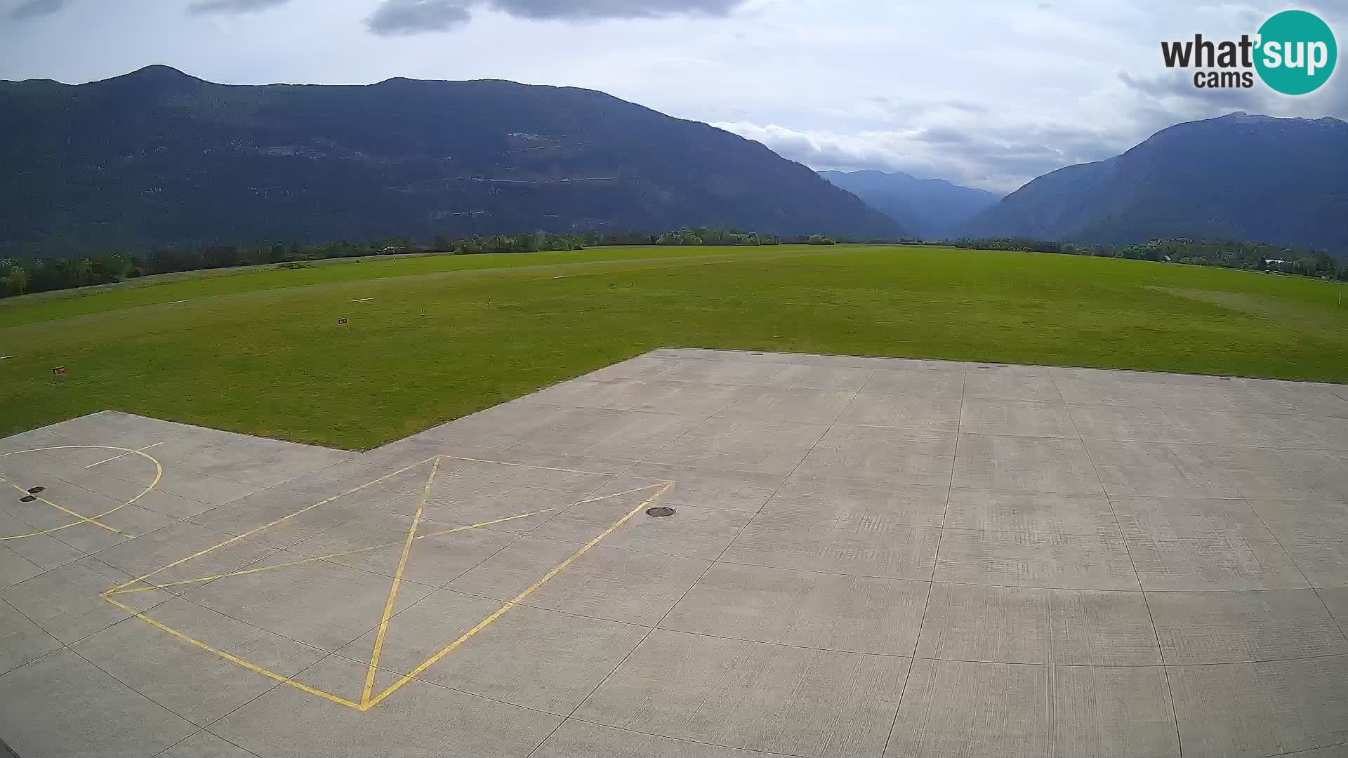 Webcam aereoporto di Bovec (Plezzo) – Vista verso il Kanin