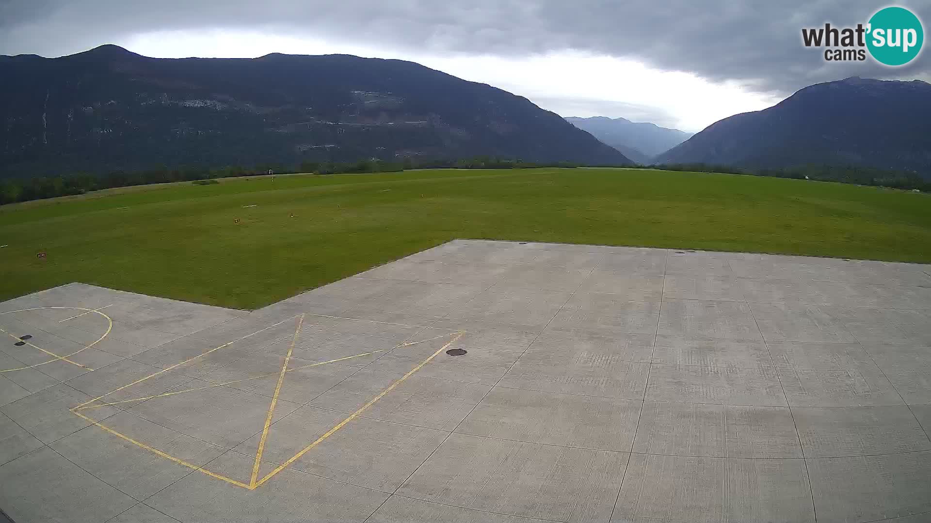Bovec spletna kamera letališče – Skydive Bovec