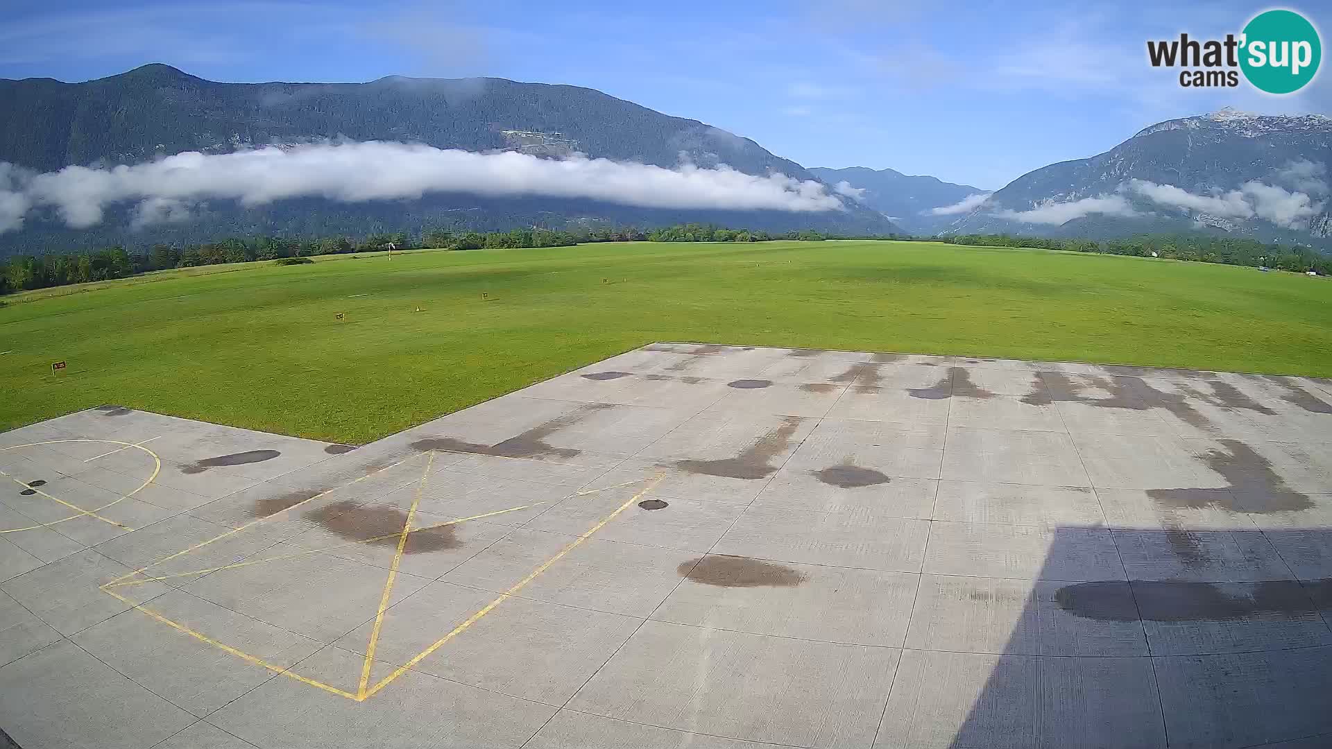 Webcam aereoporto di Bovec (Plezzo) – Vista verso il Kanin