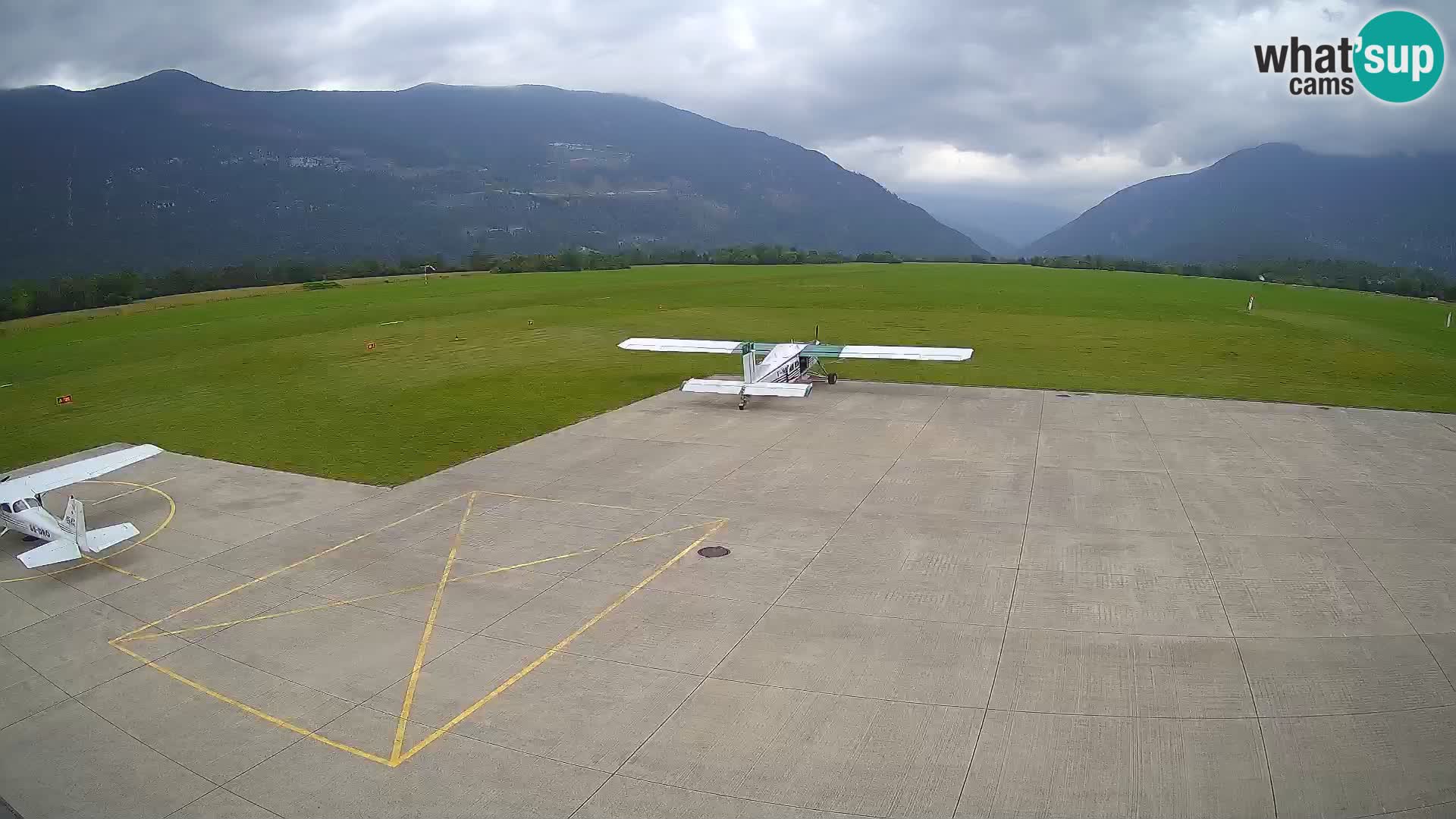 Webcam aereoporto di Bovec (Plezzo) – Vista verso il Kanin