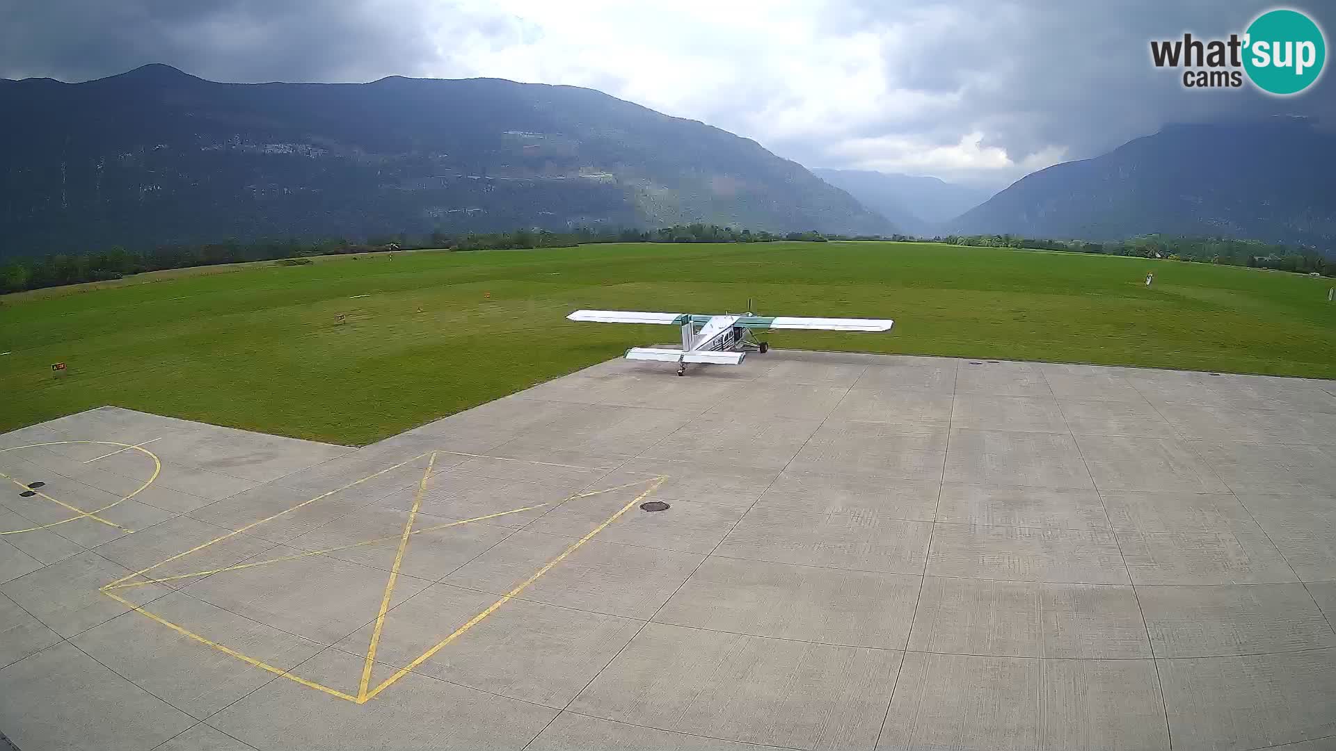 Web kamera zračne luke Bovec – Skydive Bovec