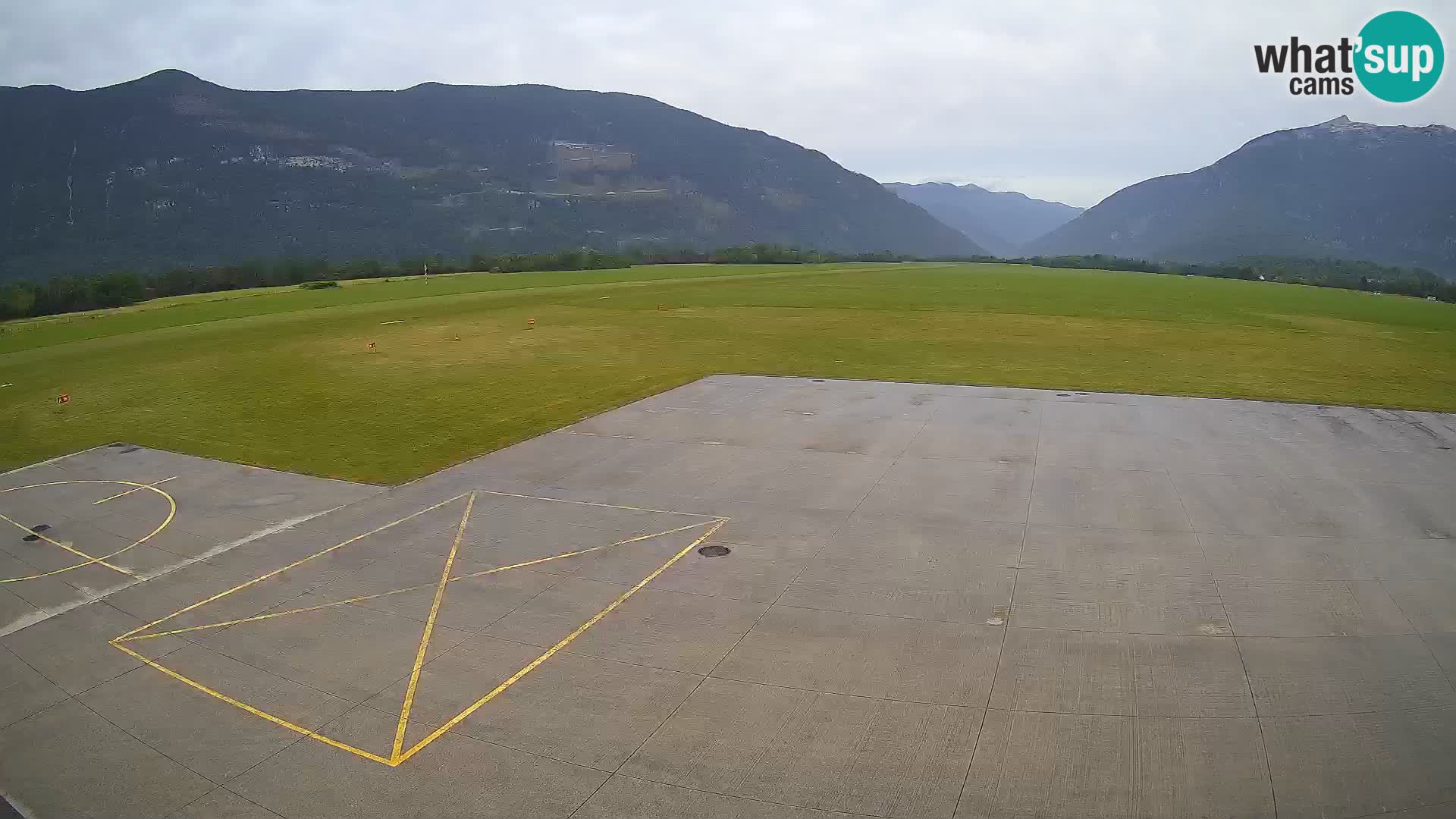 Bovec spletna kamera letališče – Skydive Bovec