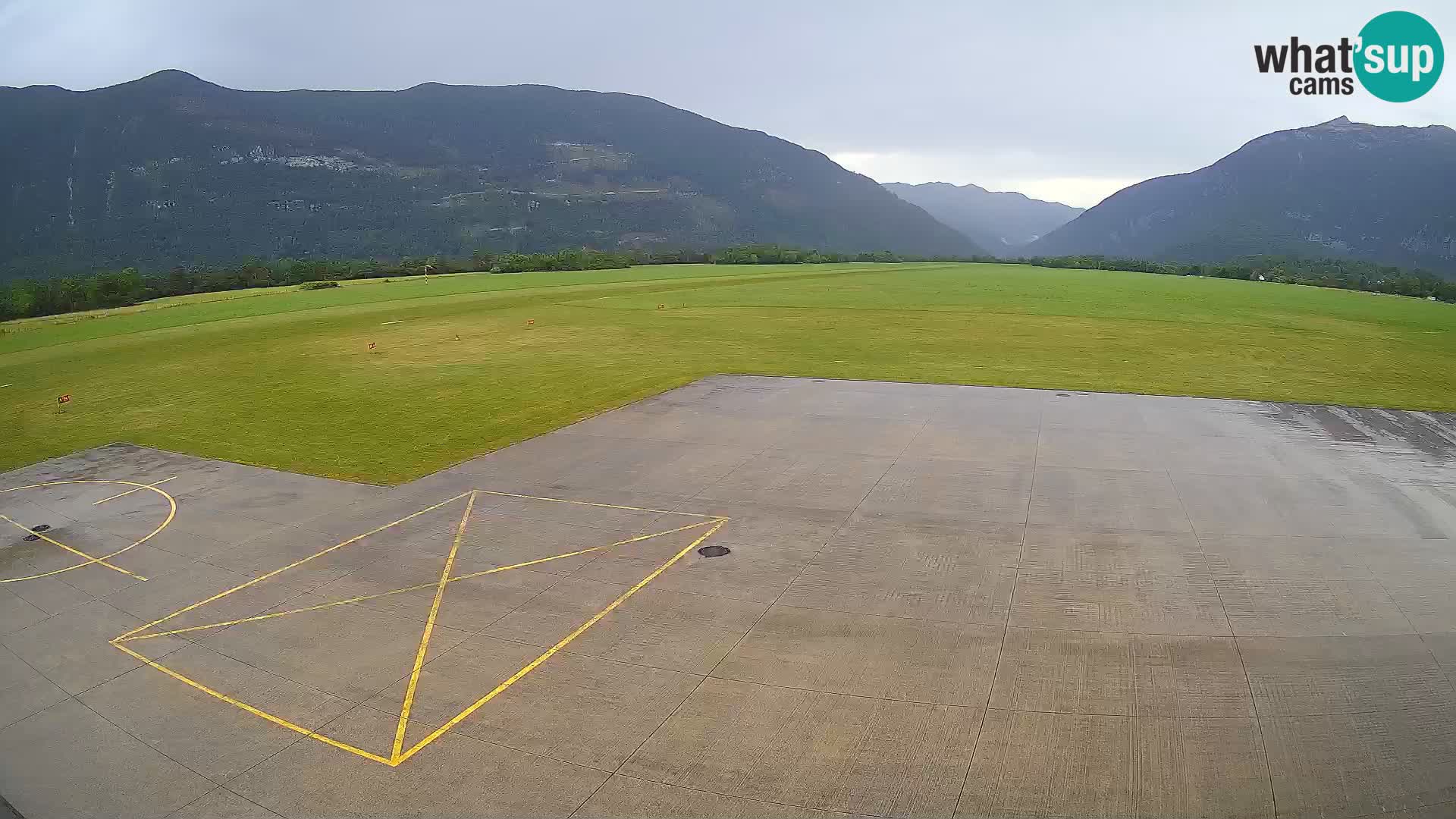Bovec spletna kamera letališče – Skydive Bovec