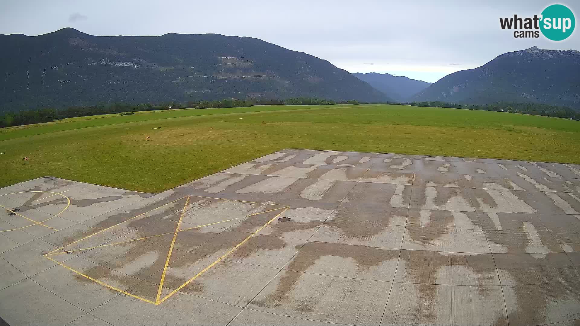 Bovec spletna kamera letališče – Skydive Bovec