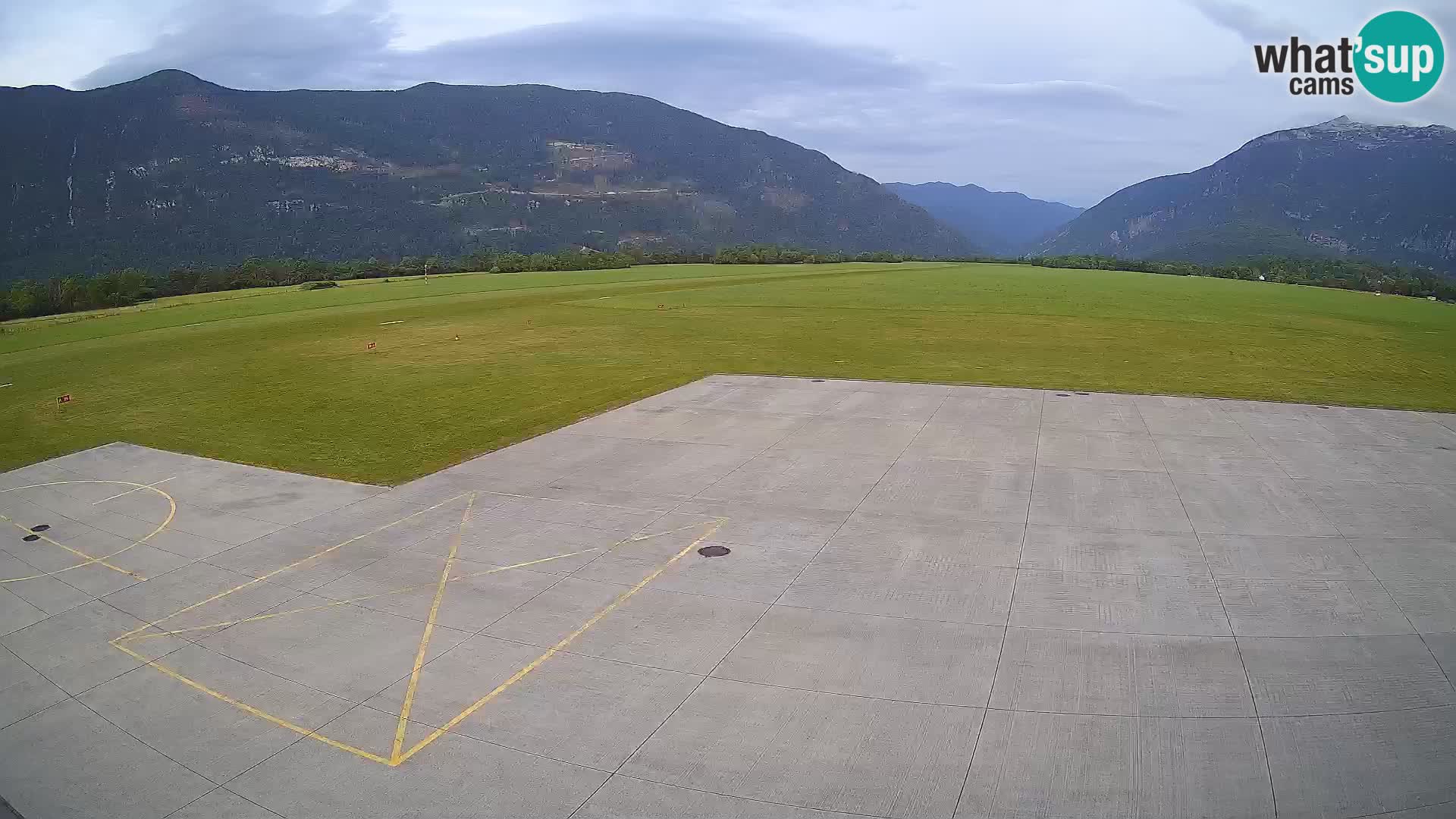 Bovec spletna kamera letališče – Skydive Bovec