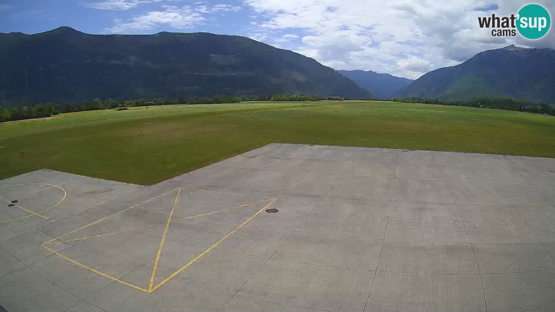 Bovec spletna kamera letališče – Skydive Bovec