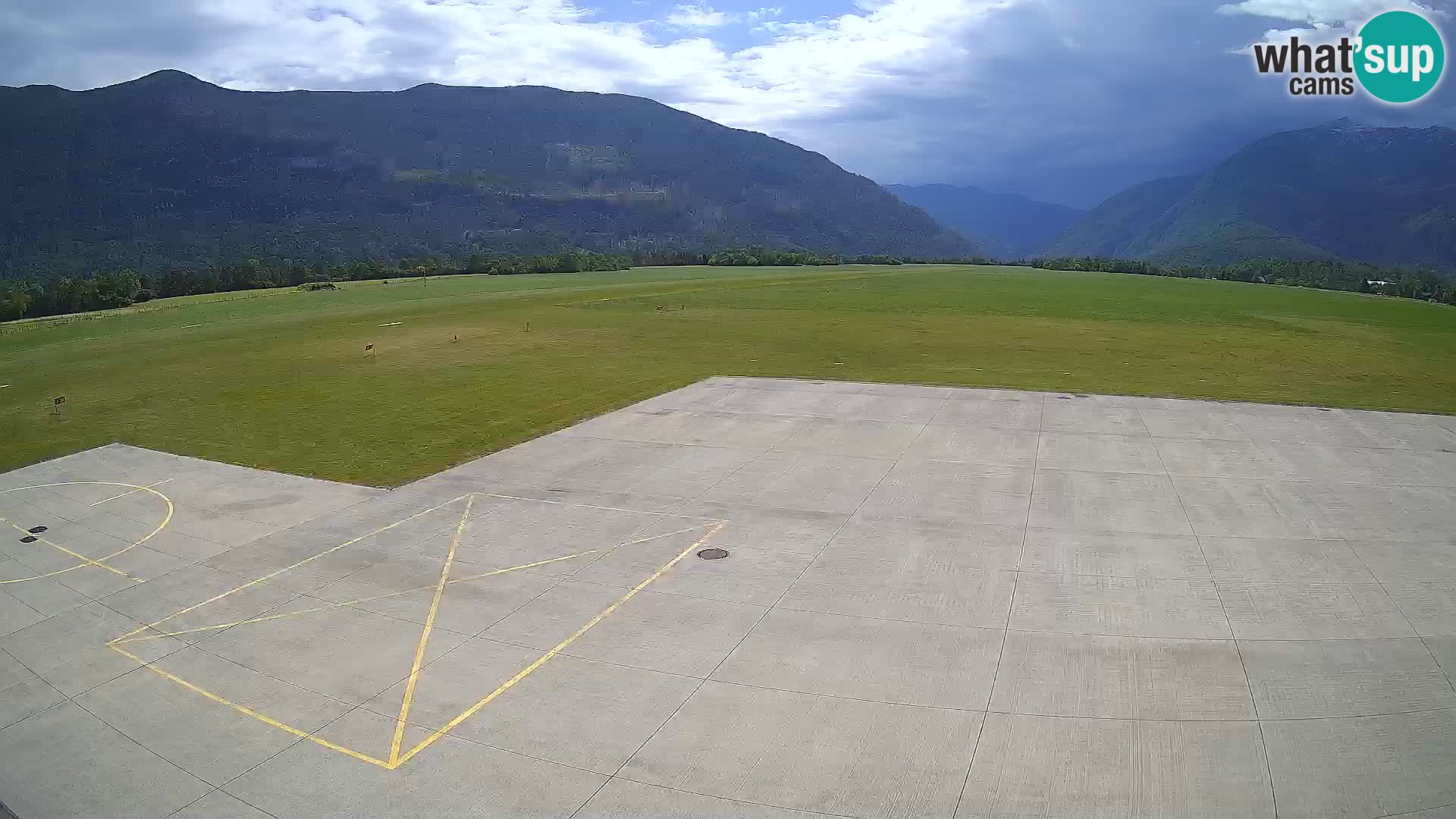 Bovec spletna kamera letališče – Skydive Bovec