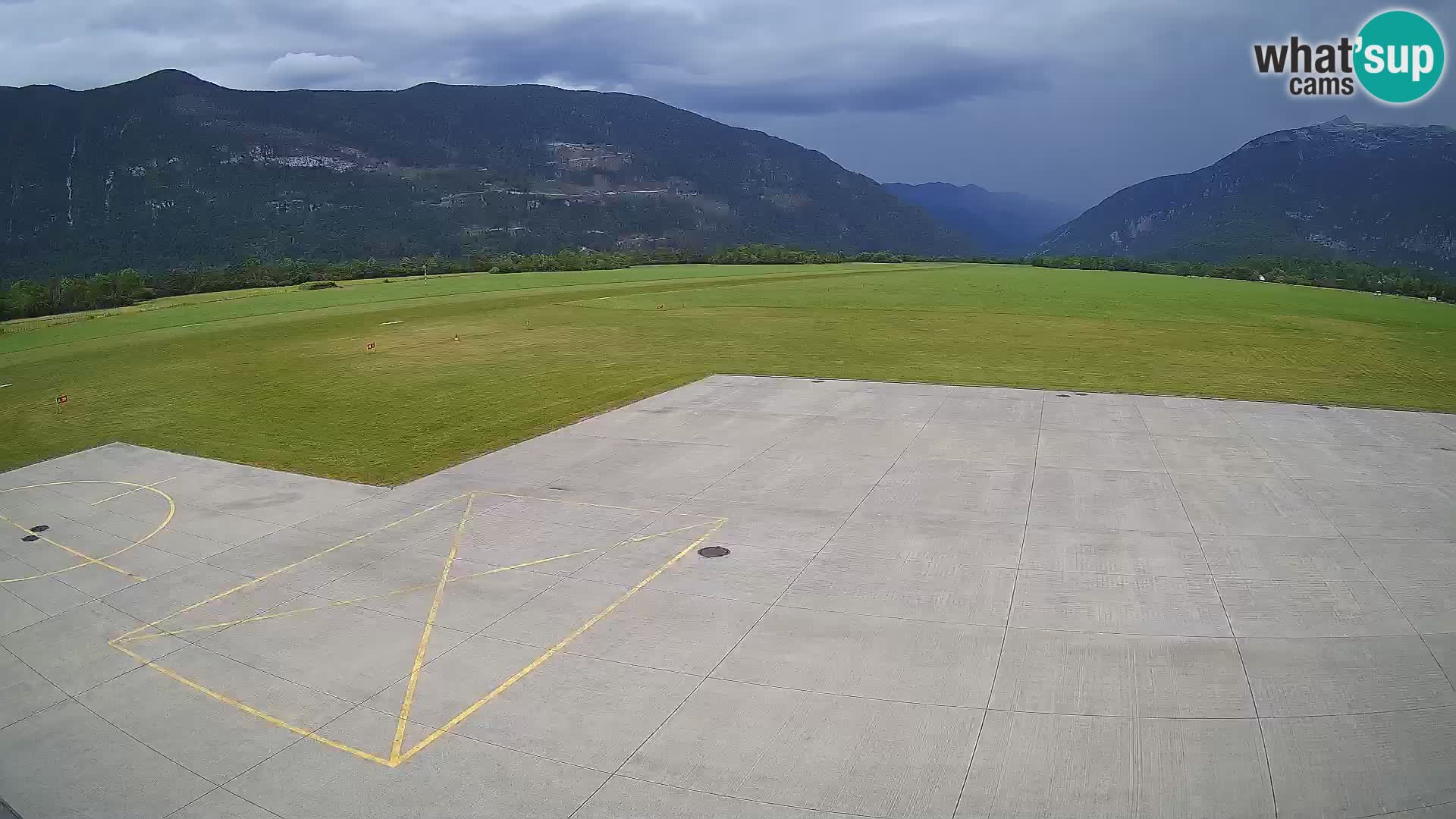 Web kamera zračne luke Bovec – Skydive Bovec