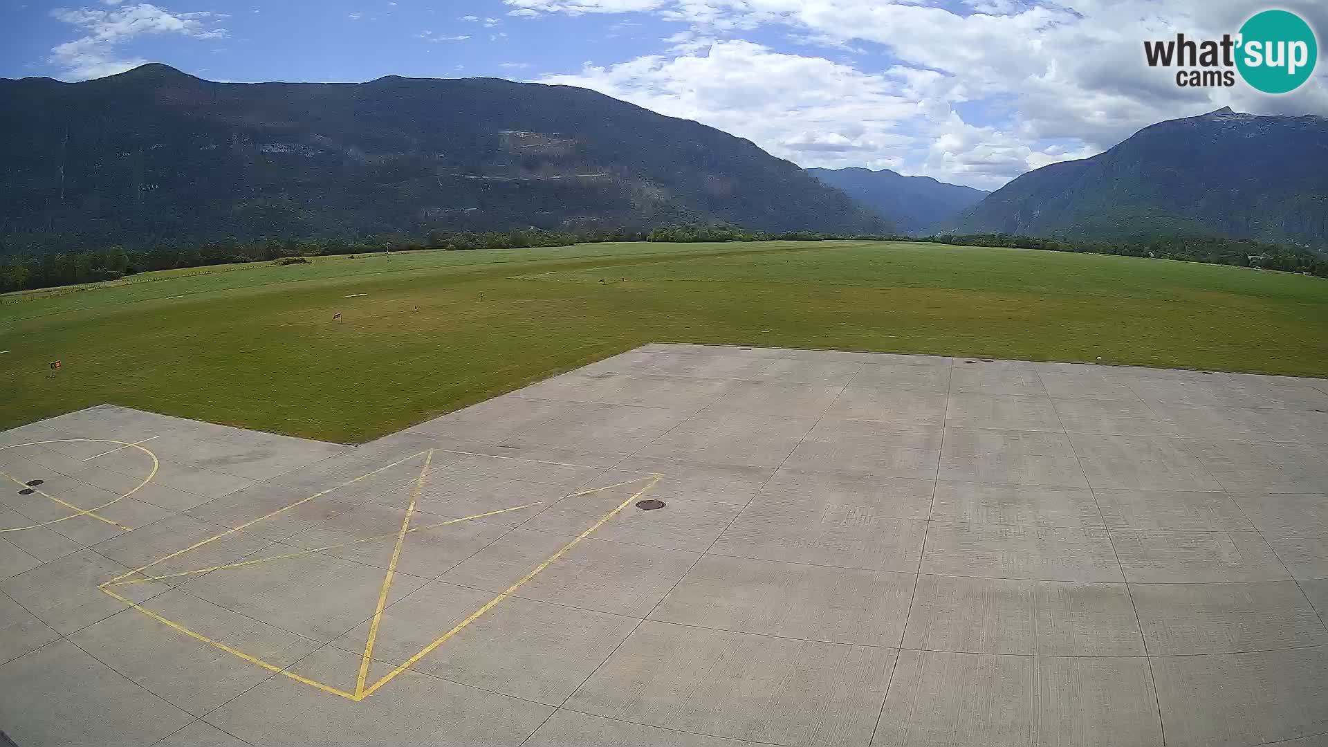 Webcam aereoporto di Bovec (Plezzo) – Vista verso il Kanin