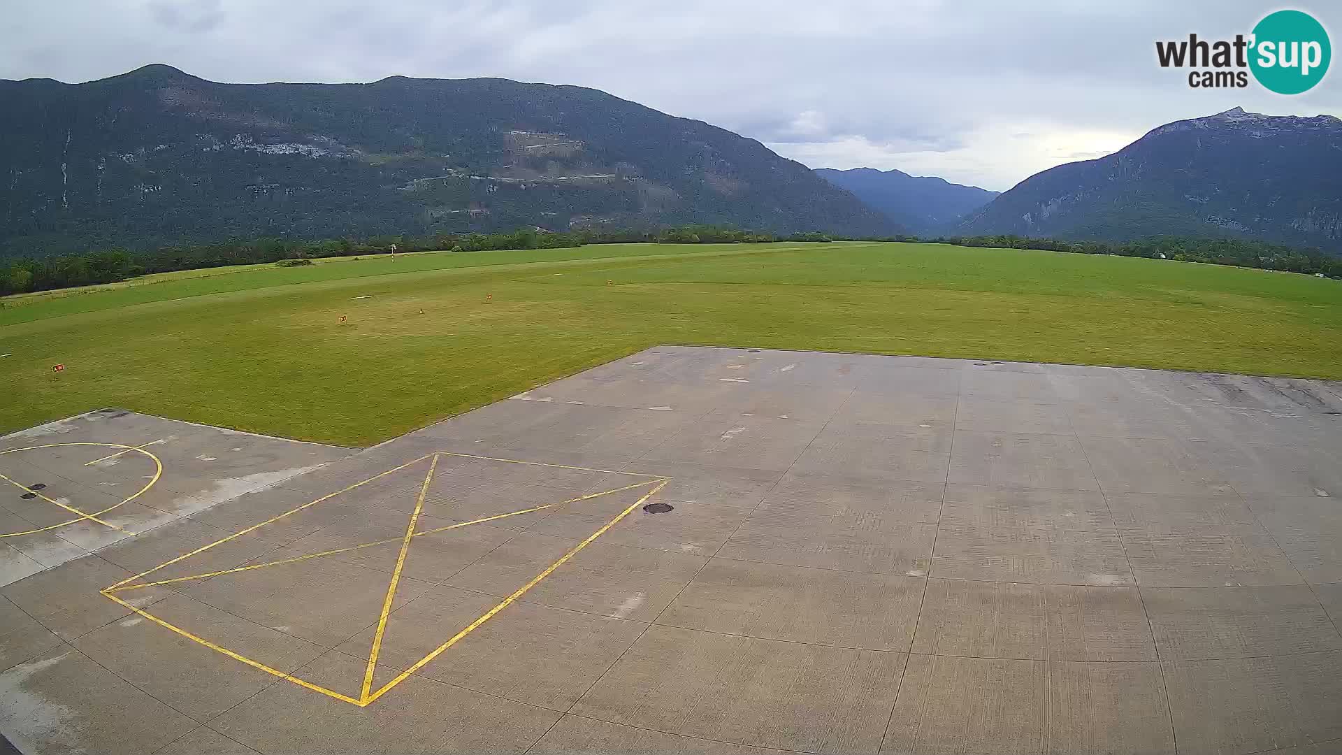 Bovec spletna kamera letališče – Skydive Bovec
