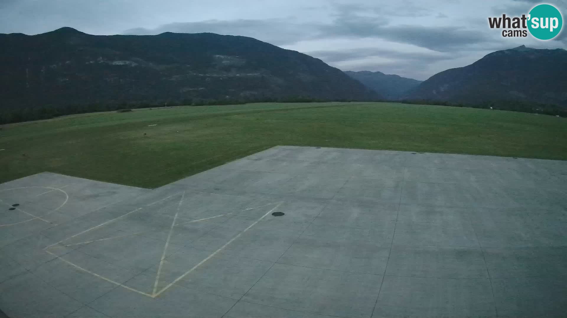 Web kamera zračne luke Bovec – Skydive Bovec