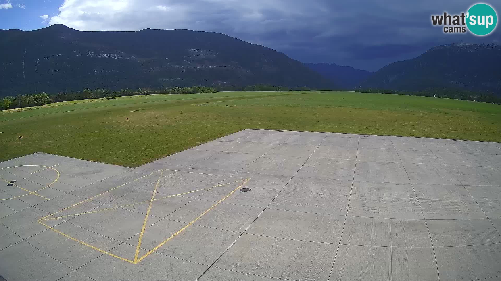 Web kamera zračne luke Bovec – Skydive Bovec