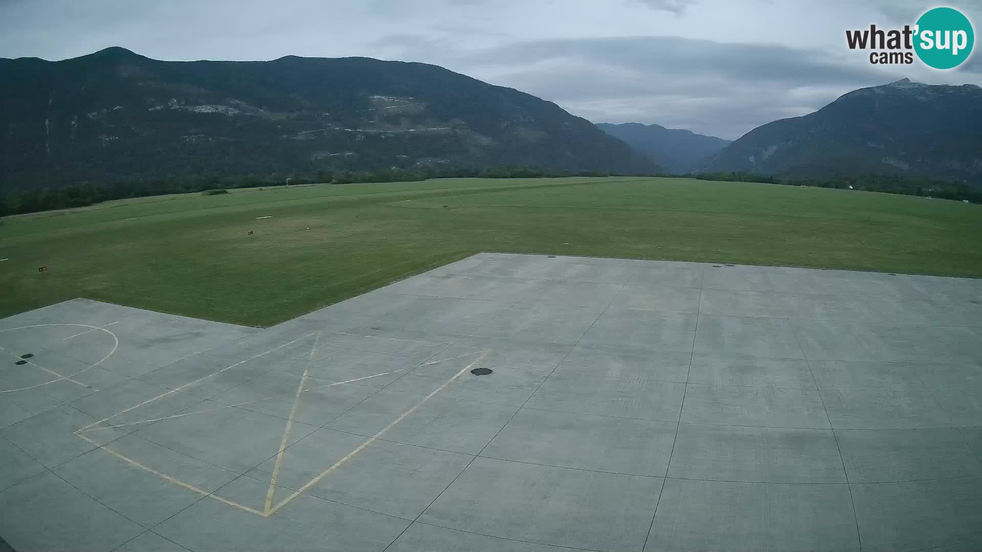 Bovec spletna kamera letališče – Skydive Bovec
