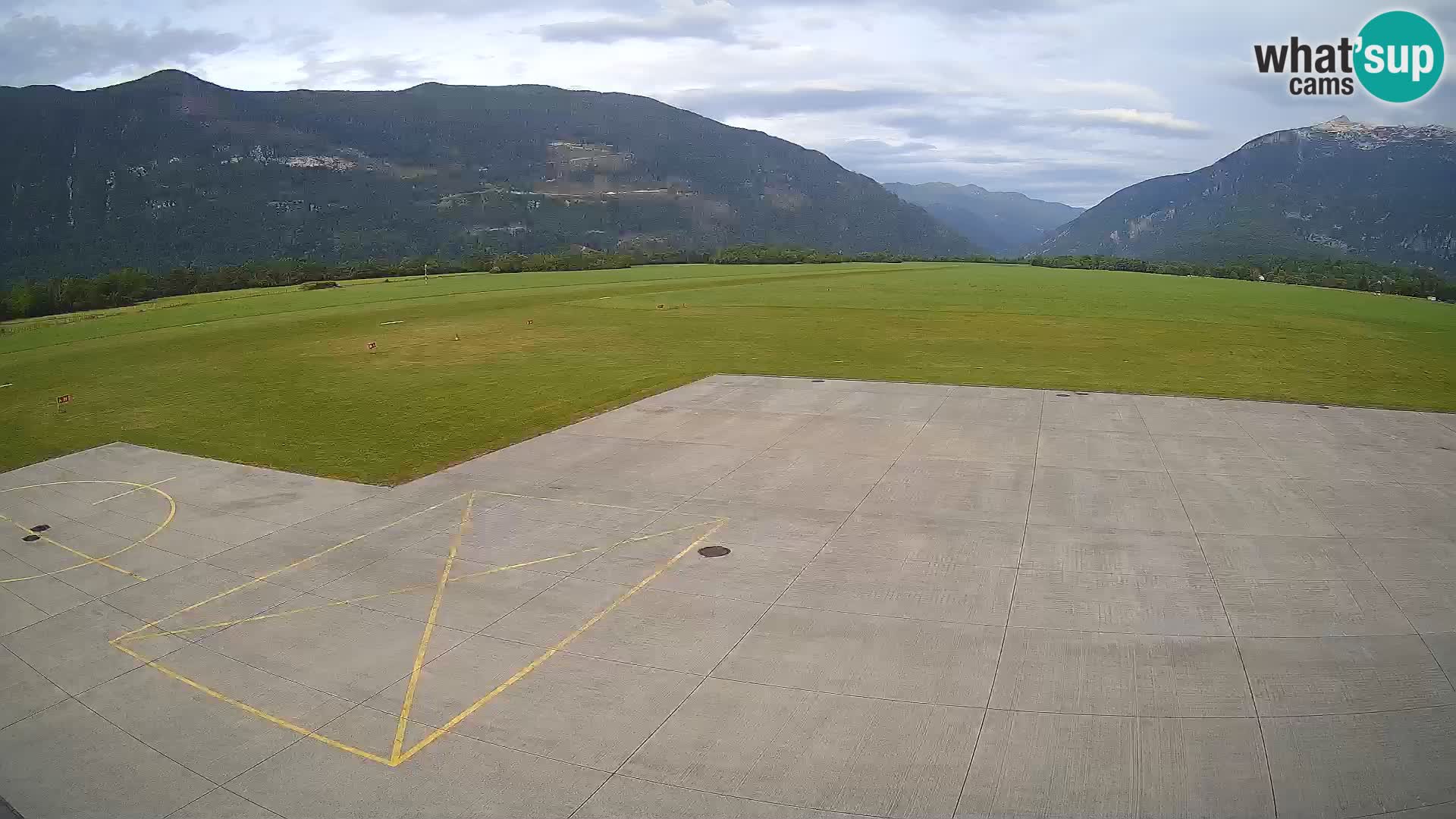 Bovec spletna kamera letališče – Skydive Bovec