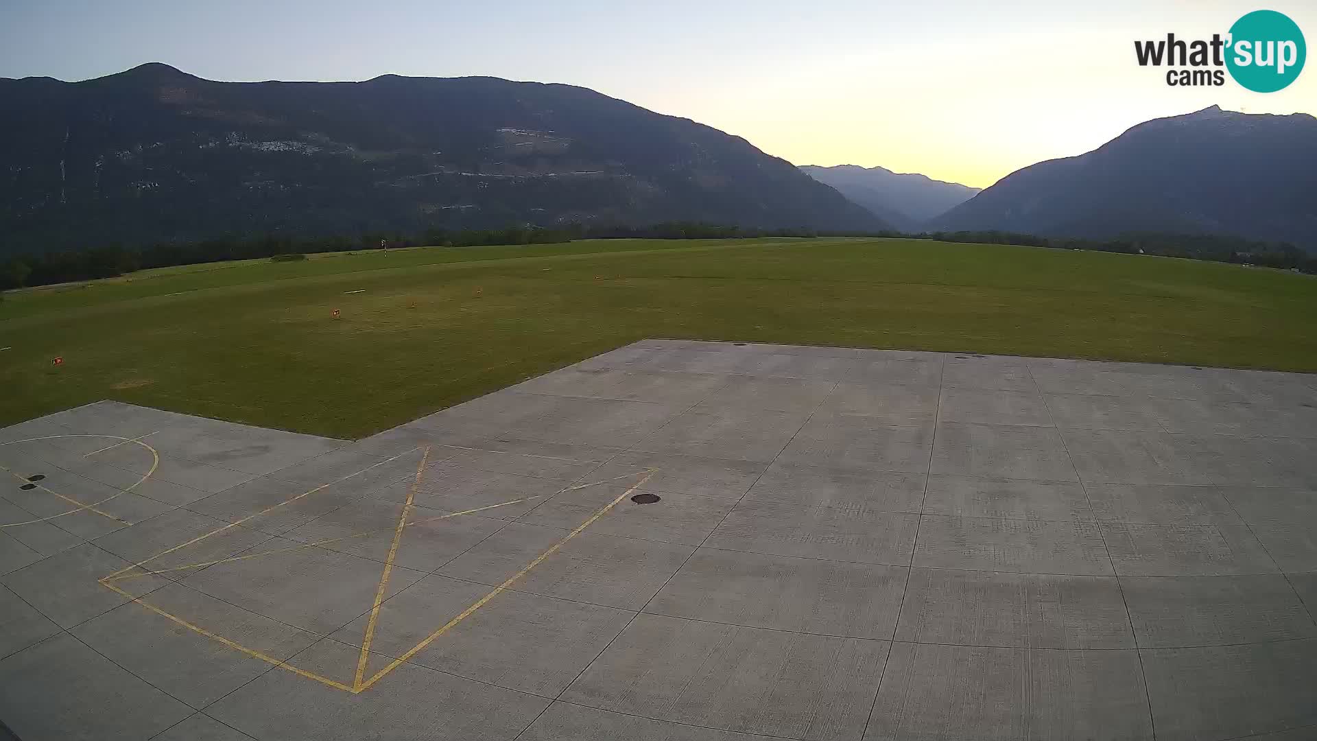 Bovec spletna kamera letališče – Skydive Bovec