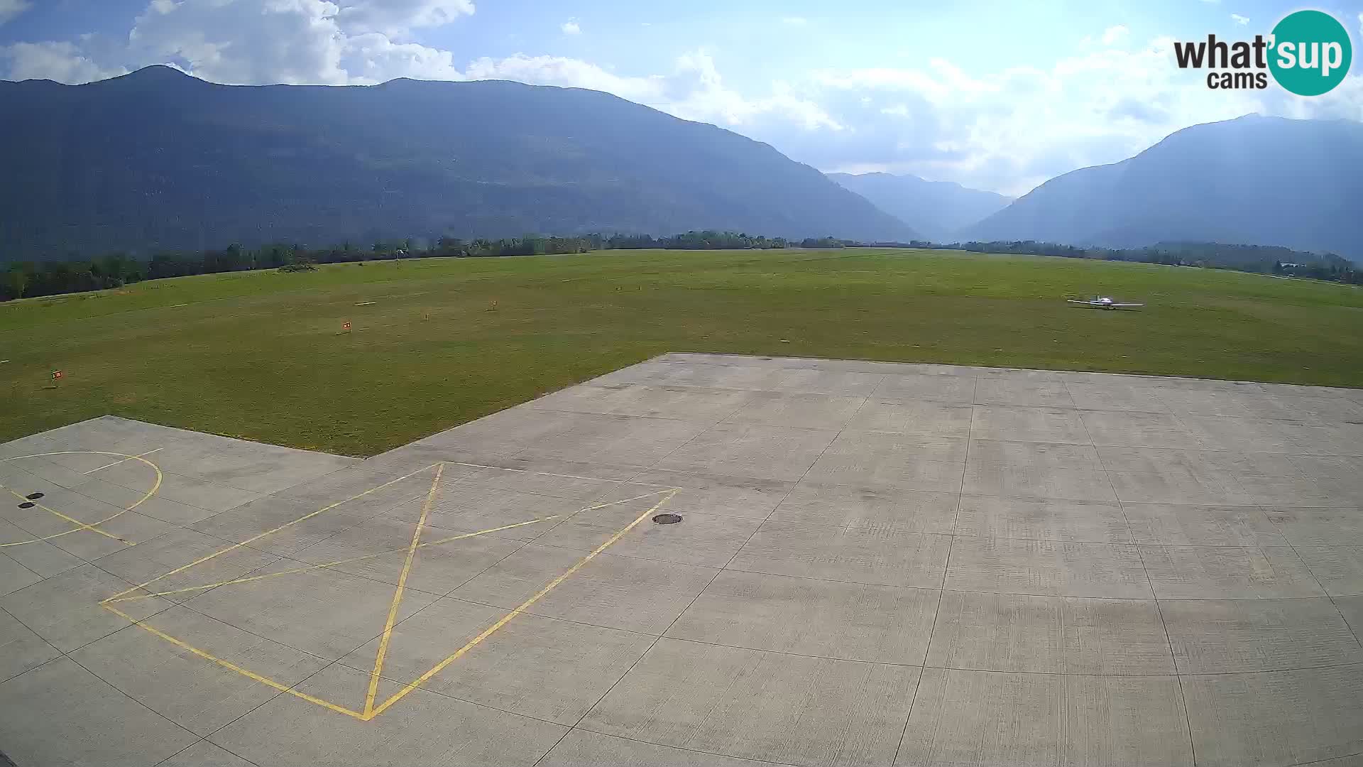 Bovec spletna kamera letališče – Skydive Bovec