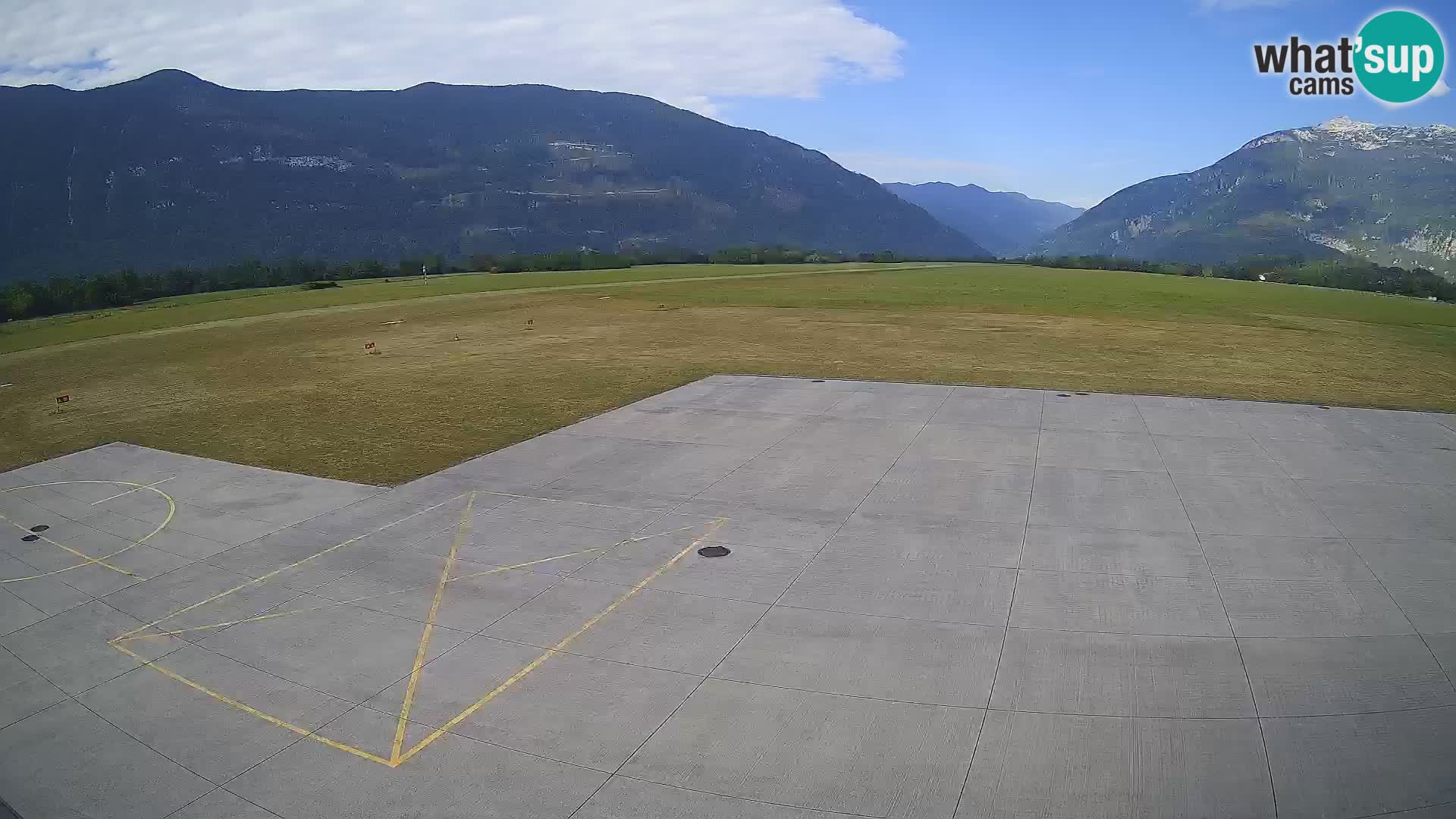 Webcam aereoporto di Bovec (Plezzo) – Vista verso il Kanin