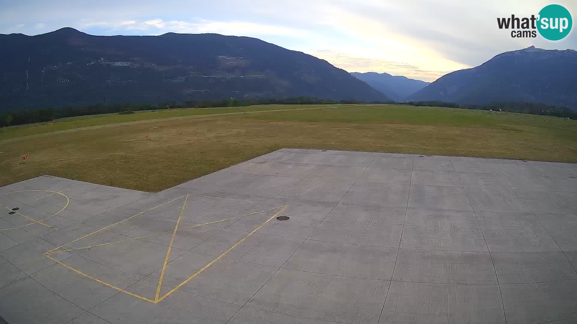 Bovec spletna kamera letališče – Skydive Bovec