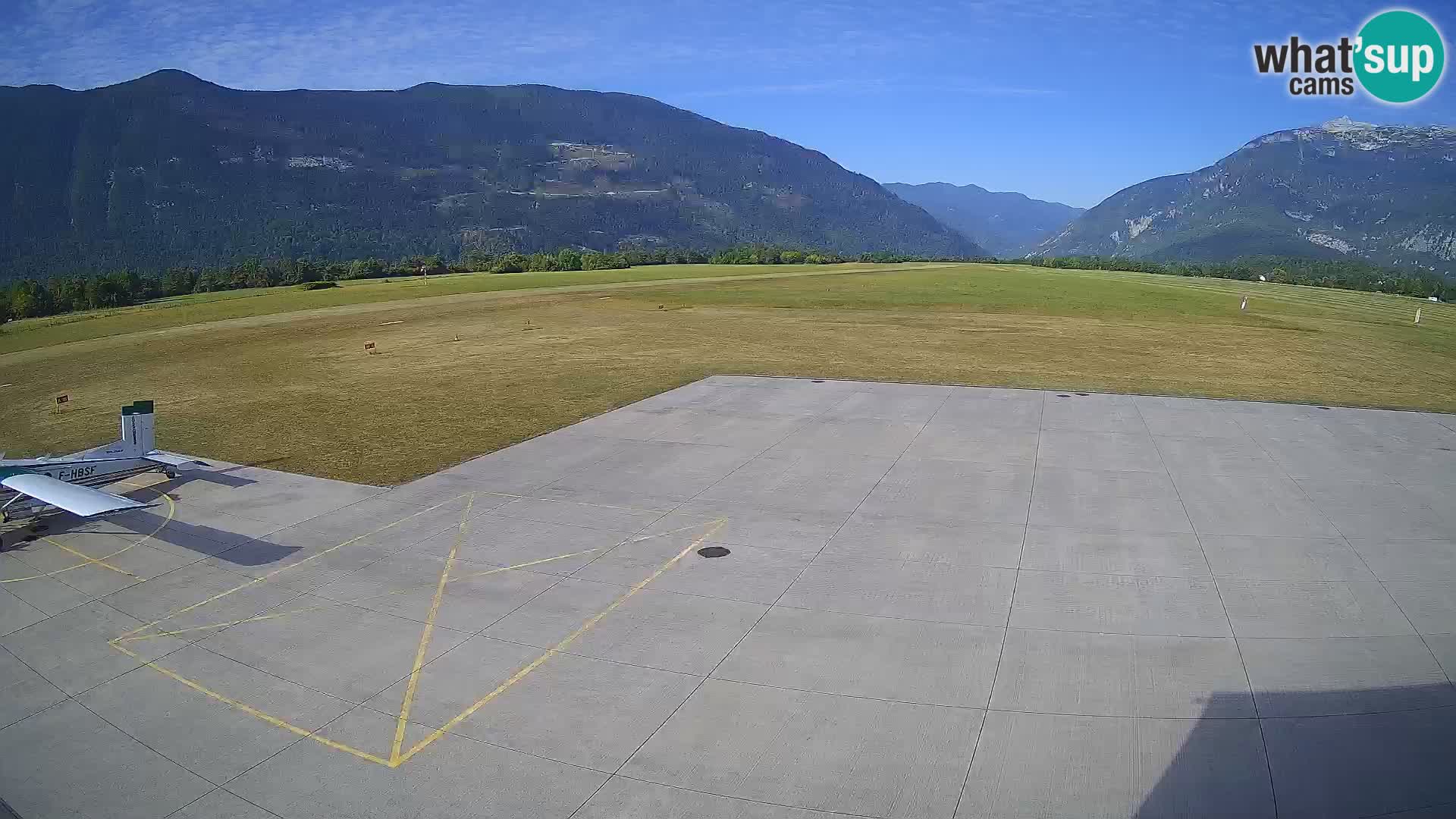 Bovec spletna kamera letališče – Skydive Bovec