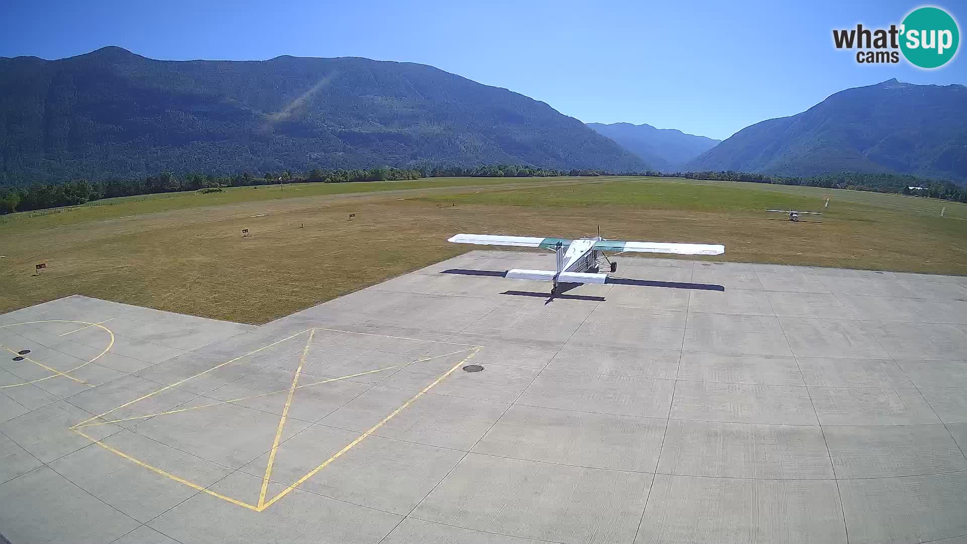 Bovec spletna kamera letališče – Skydive Bovec