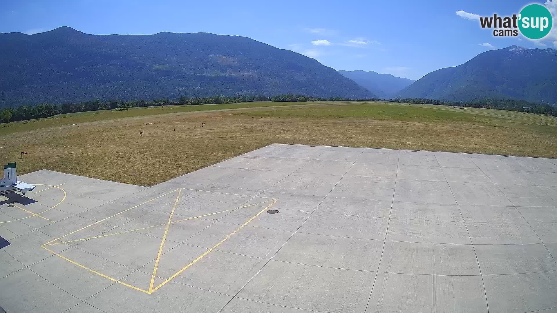 Bovec airport webcam – Skydive Bovec