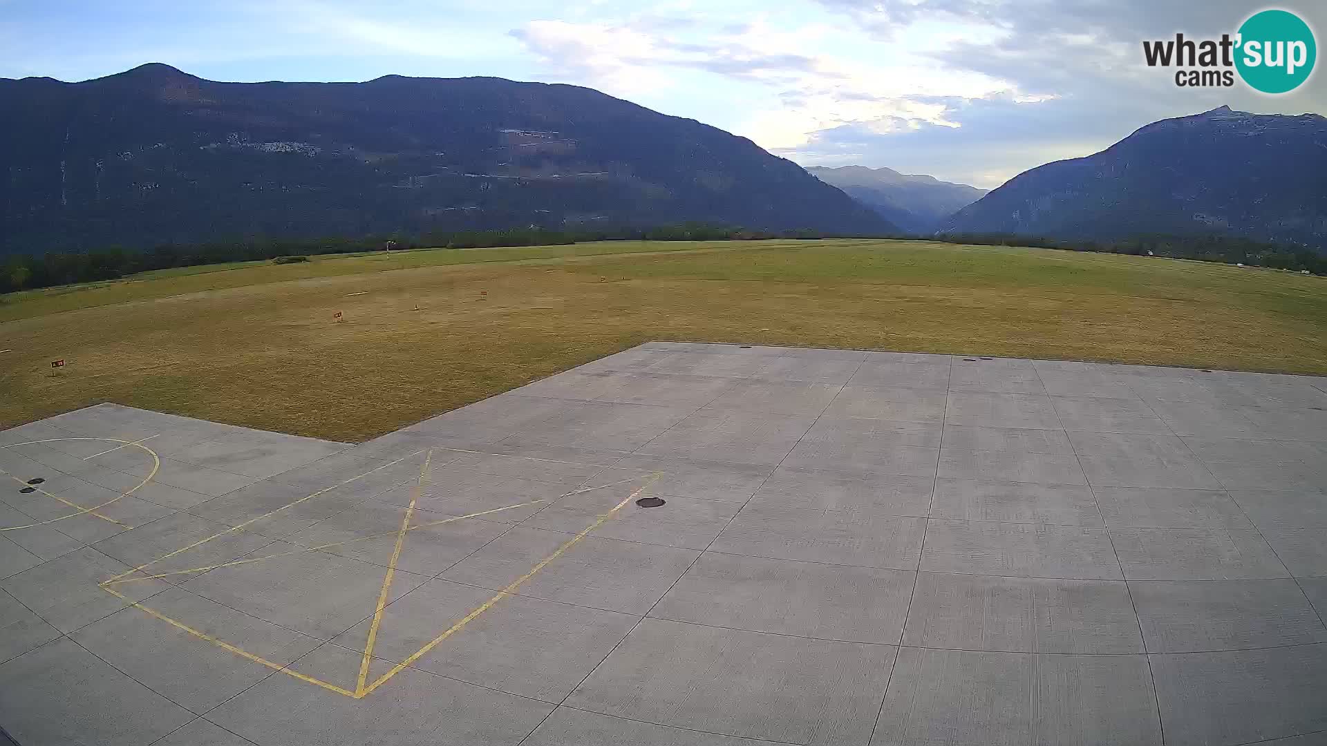 Bovec spletna kamera letališče – Skydive Bovec