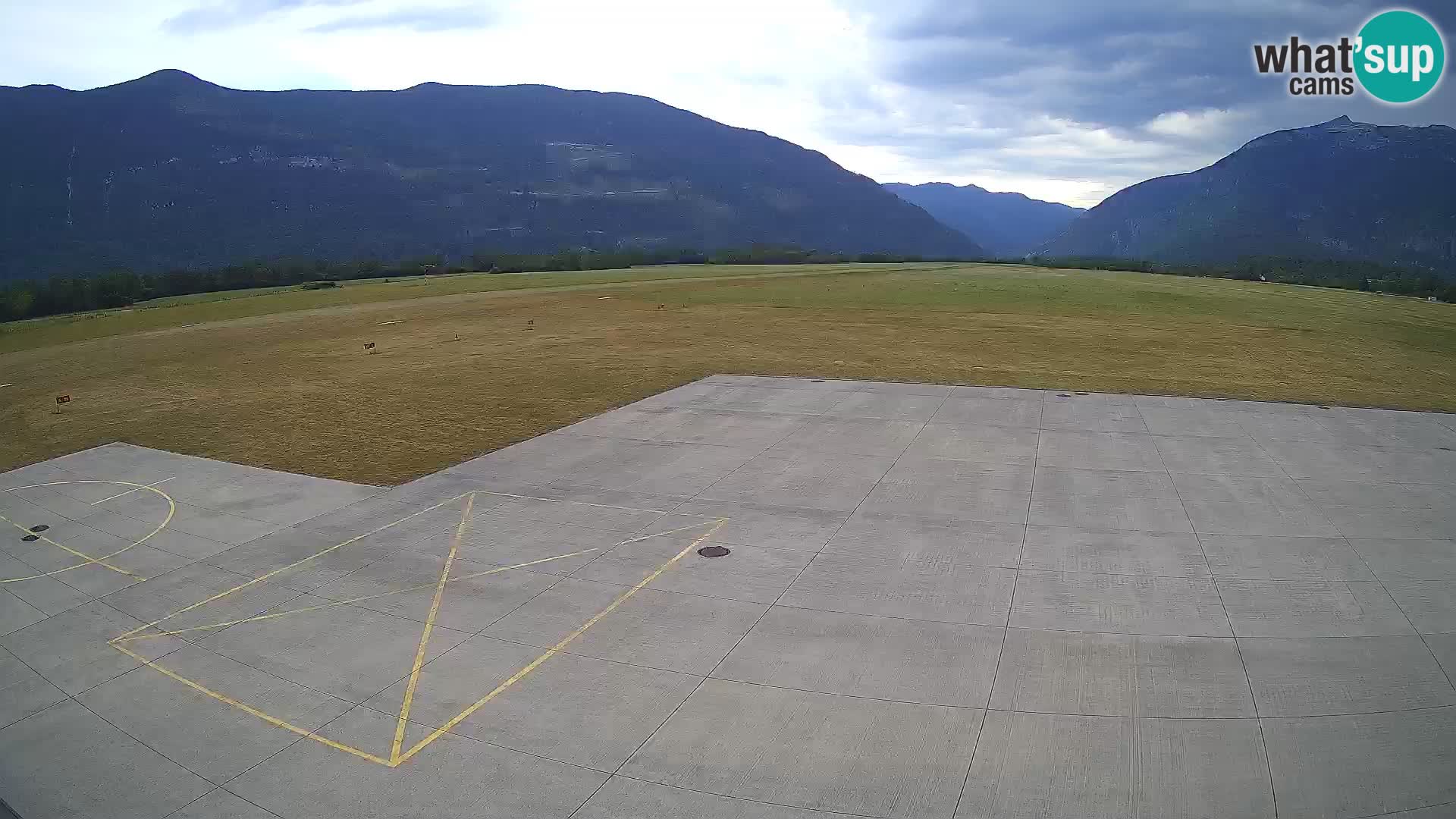 Bovec spletna kamera letališče – Skydive Bovec
