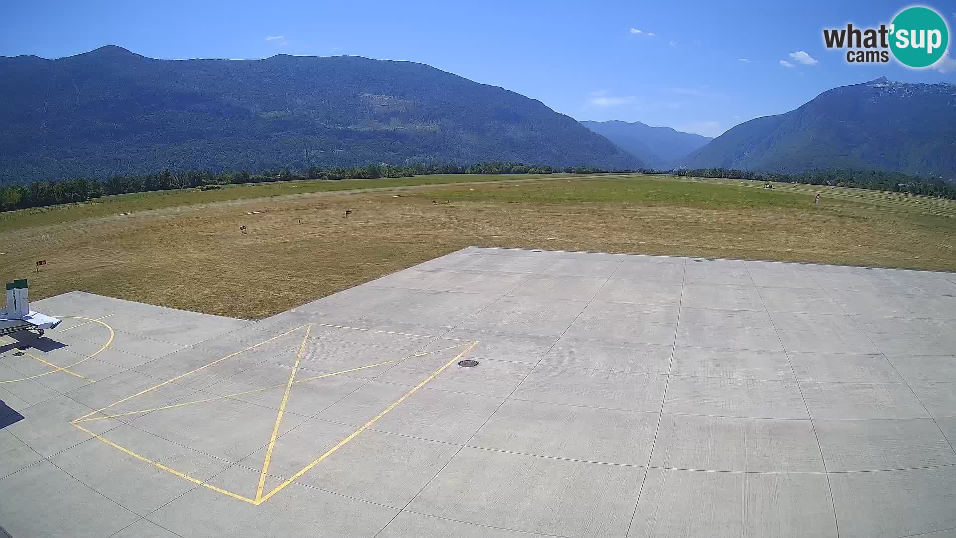 Webcam aereoporto di Bovec (Plezzo) – Vista verso il Kanin