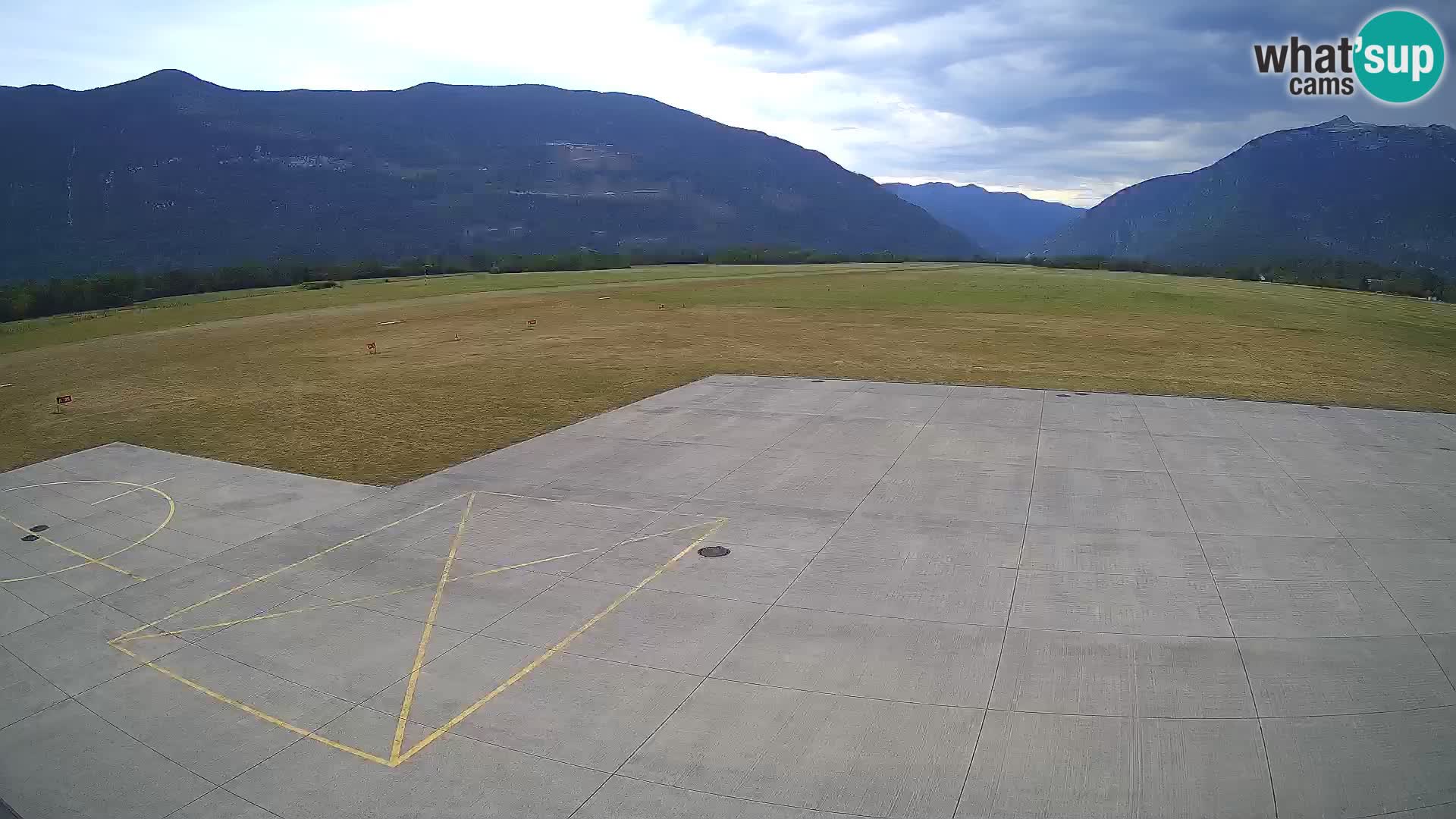 Bovec spletna kamera letališče – Skydive Bovec