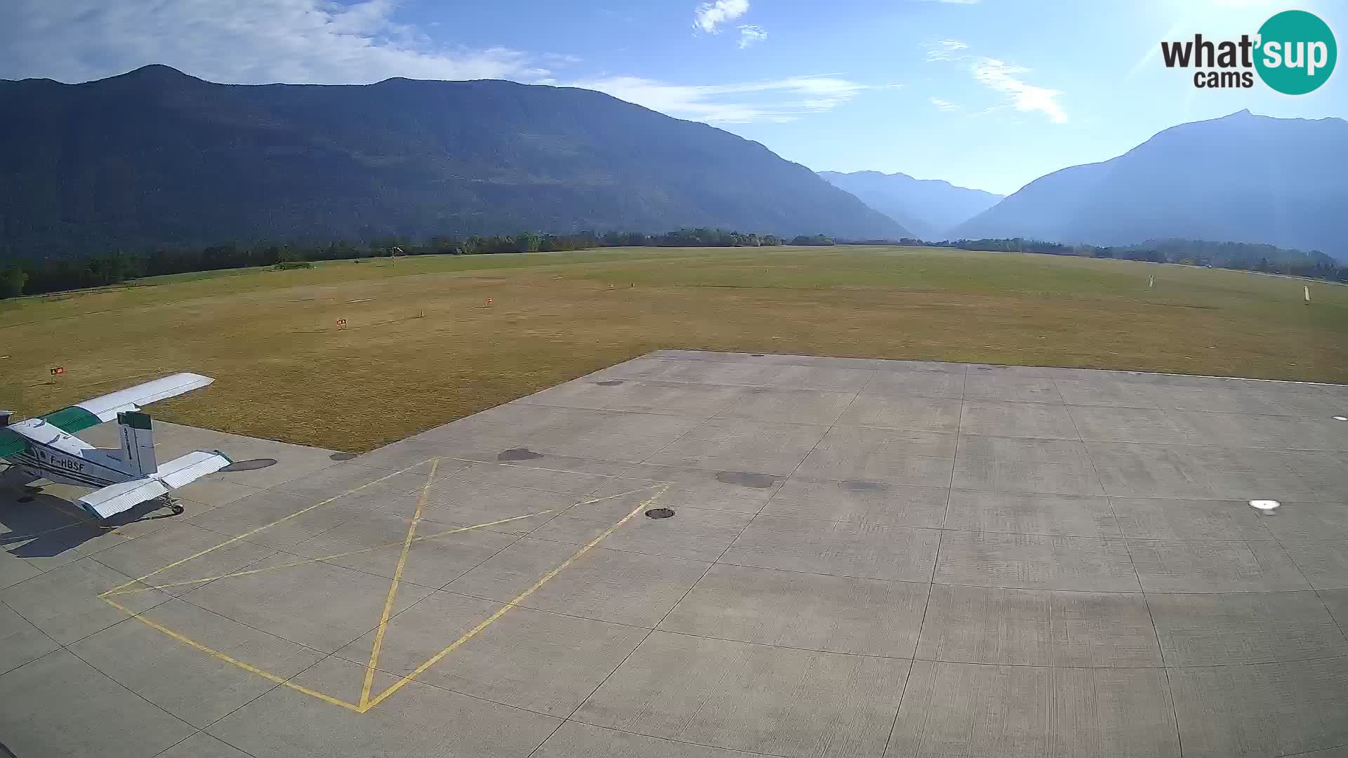 Bovec spletna kamera letališče – Skydive Bovec
