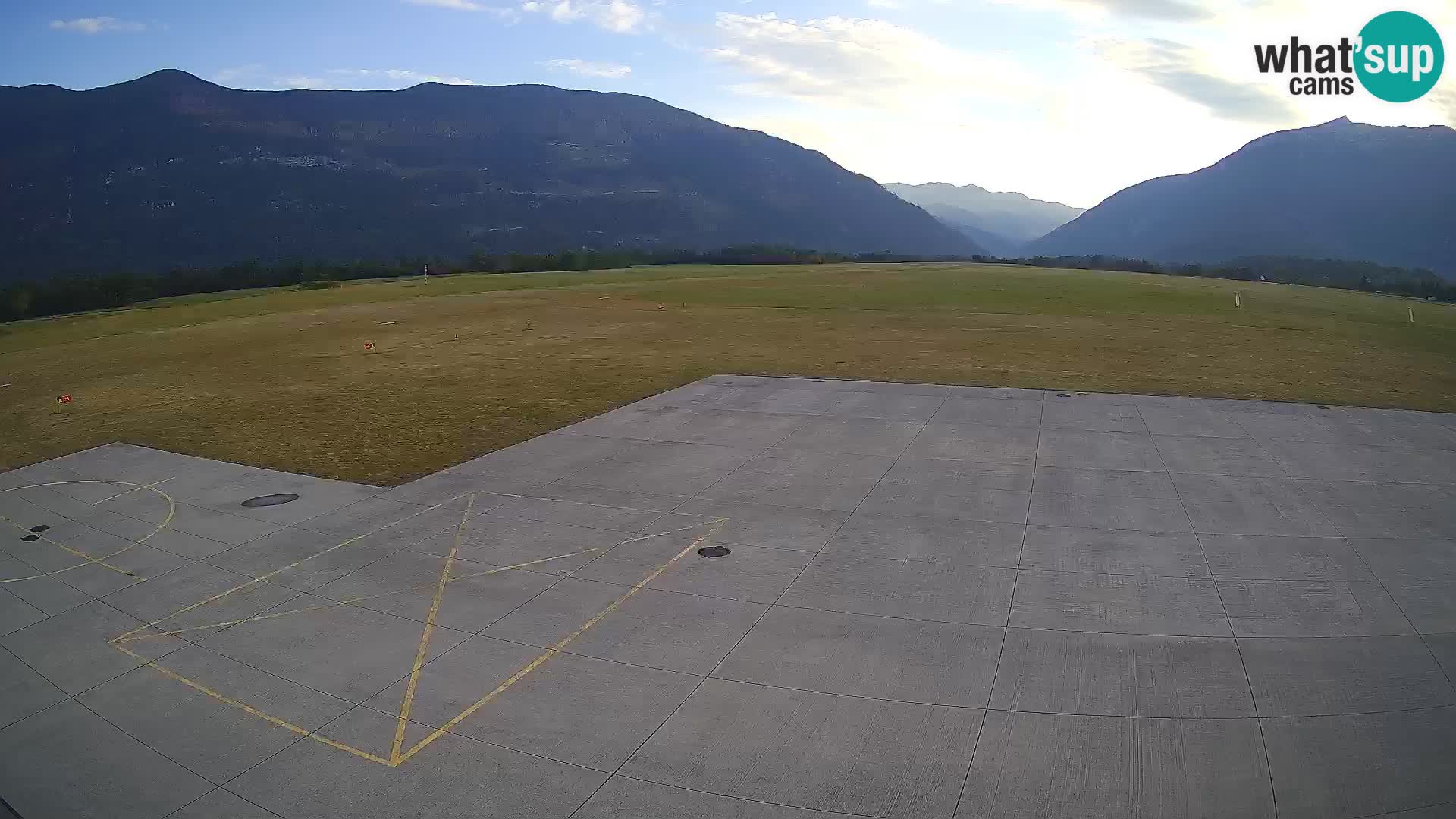 Bovec spletna kamera letališče – Skydive Bovec