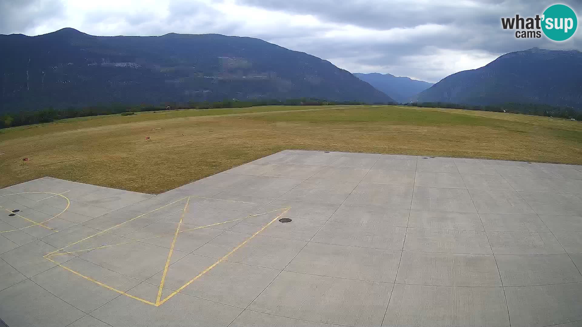 Webcam aereoporto di Bovec (Plezzo) – Vista verso il Kanin