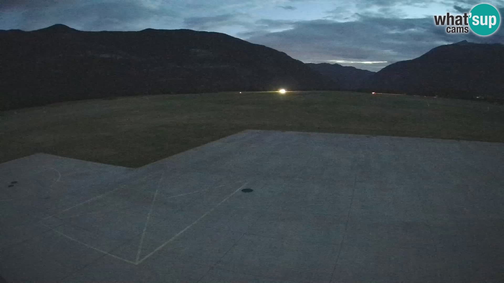 Bovec spletna kamera letališče – Skydive Bovec