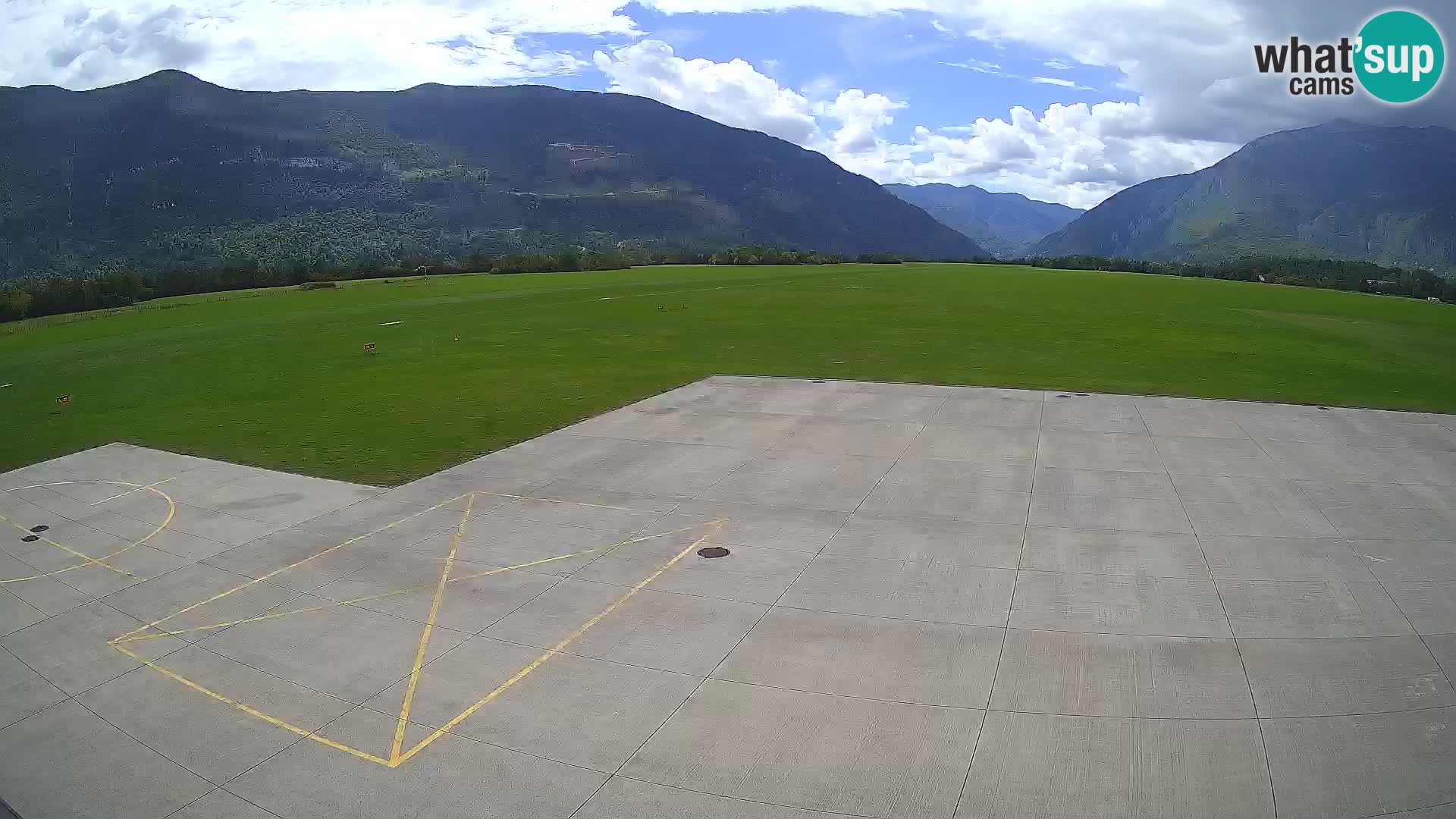 Bovec spletna kamera letališče – Skydive Bovec