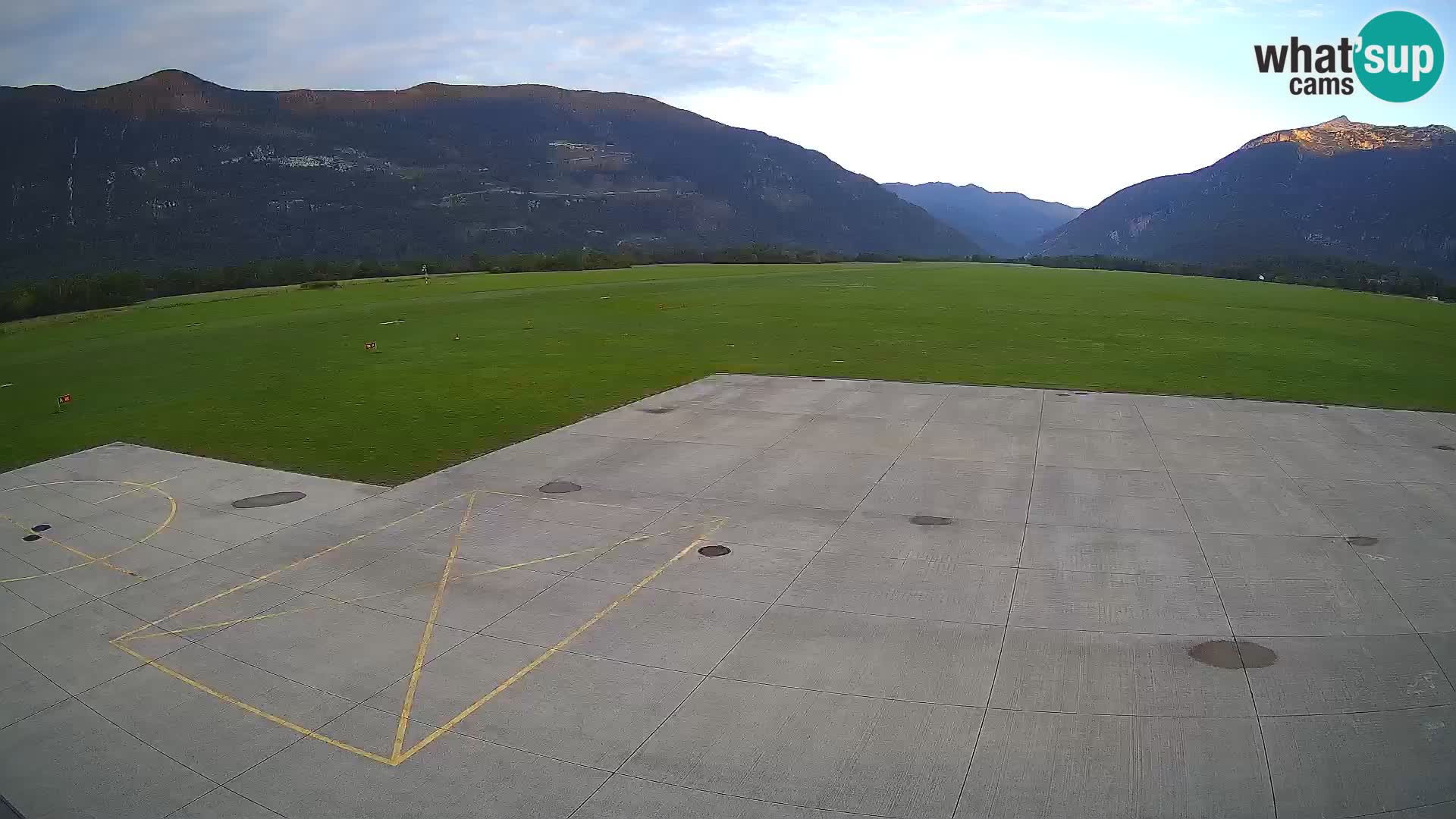 Bovec spletna kamera letališče – Skydive Bovec