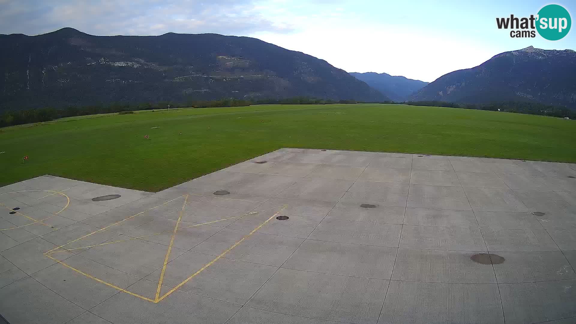 Bovec spletna kamera letališče – Skydive Bovec