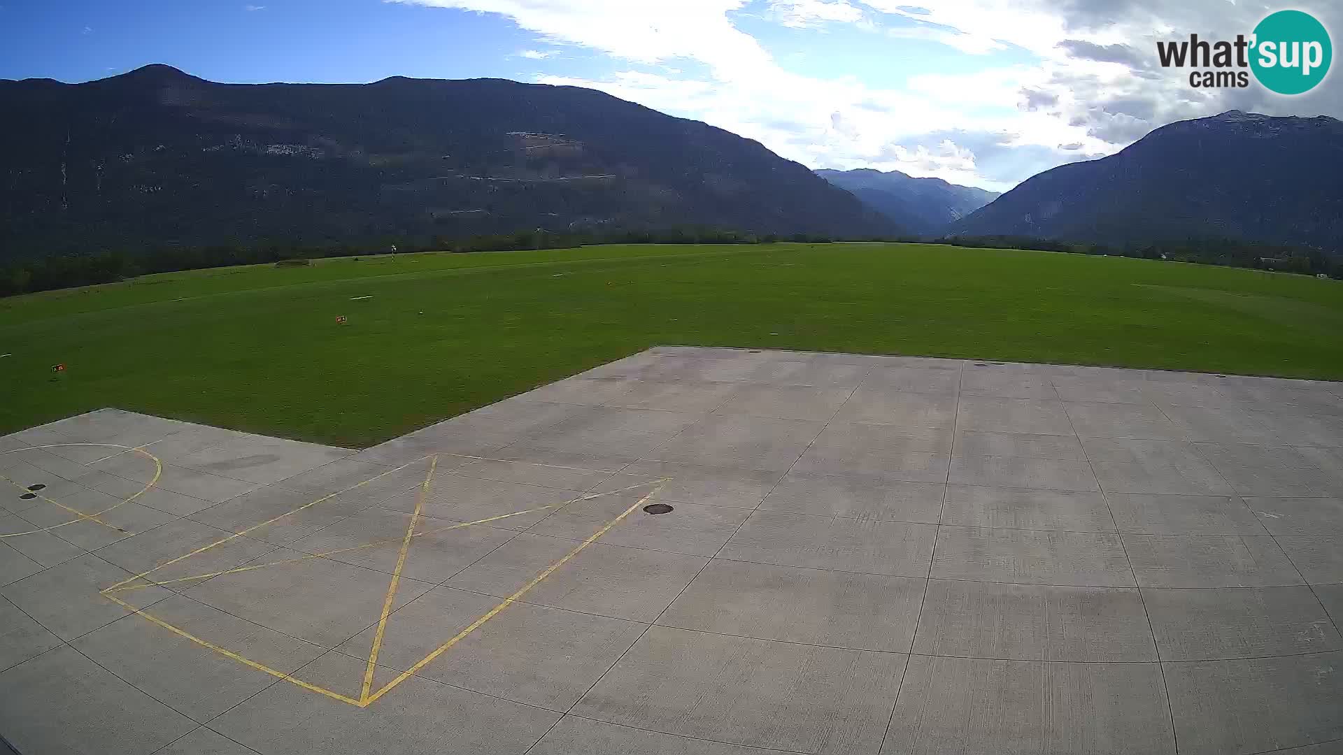 Bovec spletna kamera letališče – Skydive Bovec