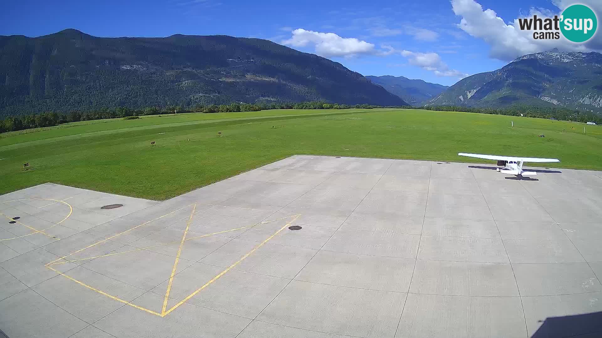 Web kamera zračne luke Bovec – Skydive Bovec