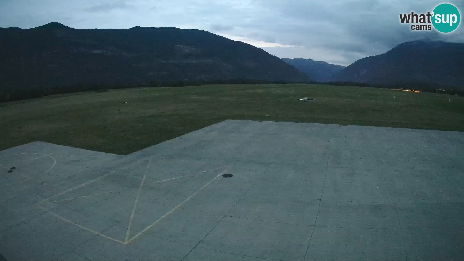 Bovec spletna kamera letališče – Skydive Bovec