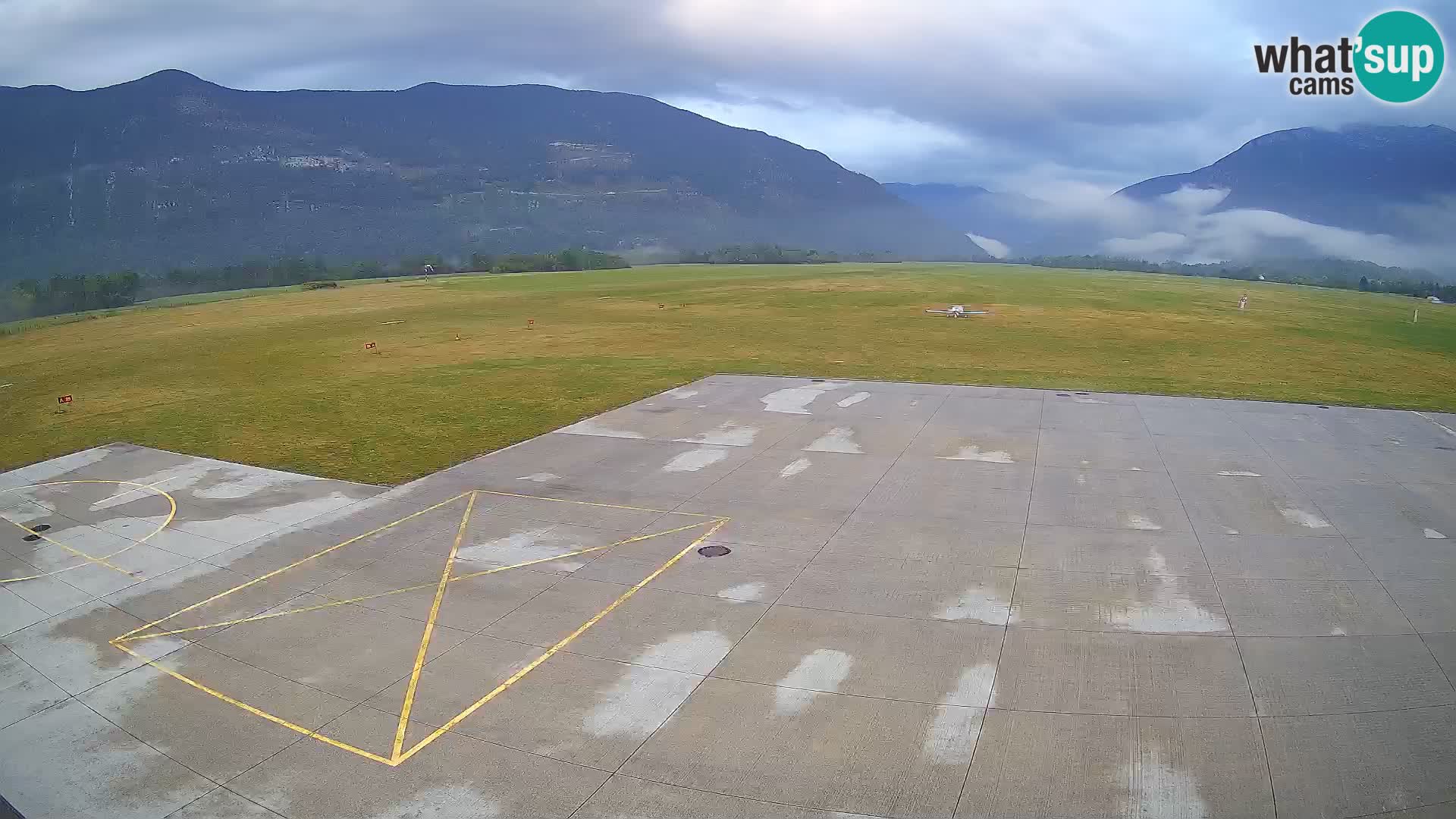 Bovec spletna kamera letališče – Skydive Bovec