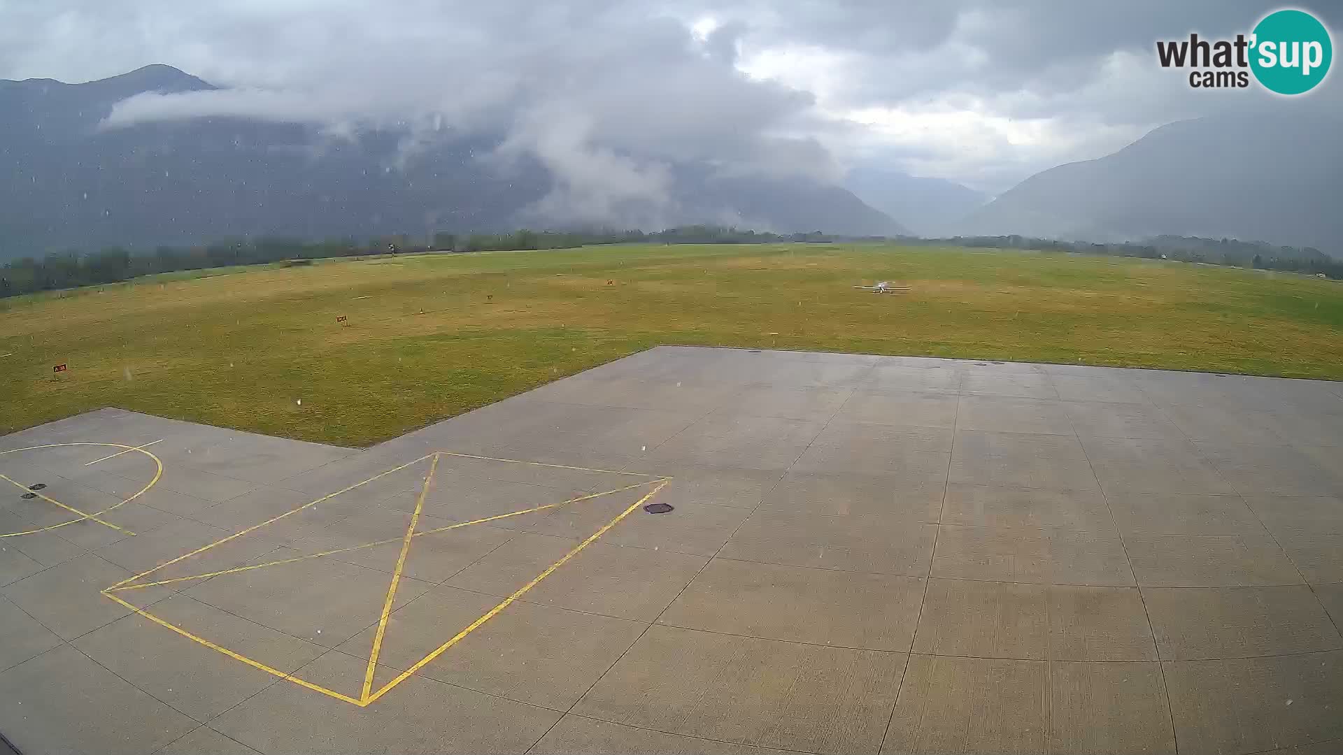 Bovec spletna kamera letališče – Skydive Bovec