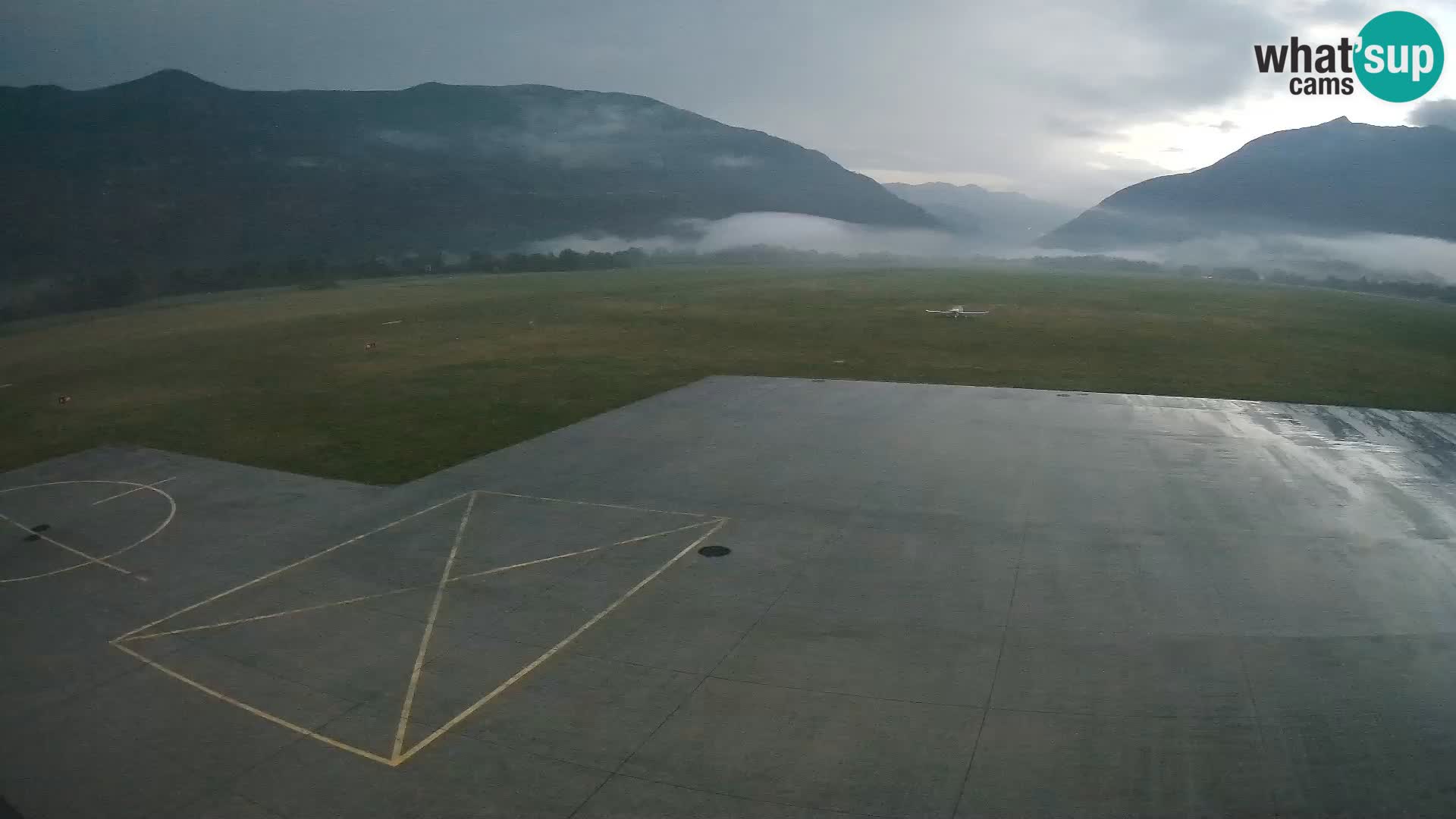 Webcam aereoporto di Bovec (Plezzo) – Vista verso il Kanin