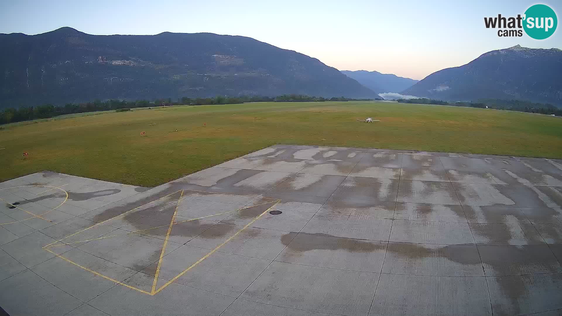 Bovec spletna kamera letališče – Skydive Bovec