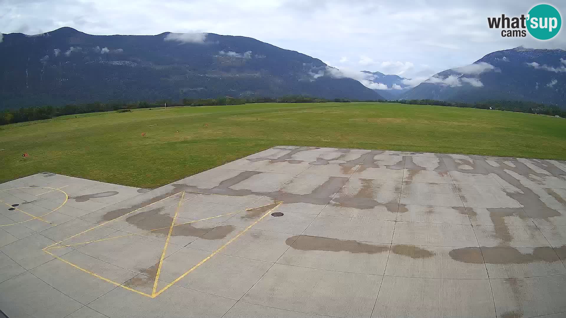 Webcam aereoporto di Bovec (Plezzo) – Vista verso il Kanin