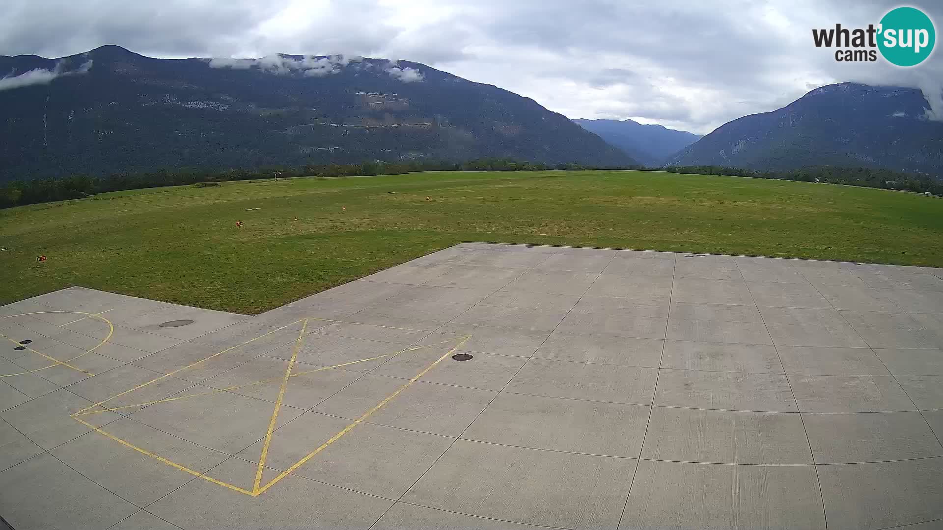 Bovec spletna kamera letališče – Skydive Bovec
