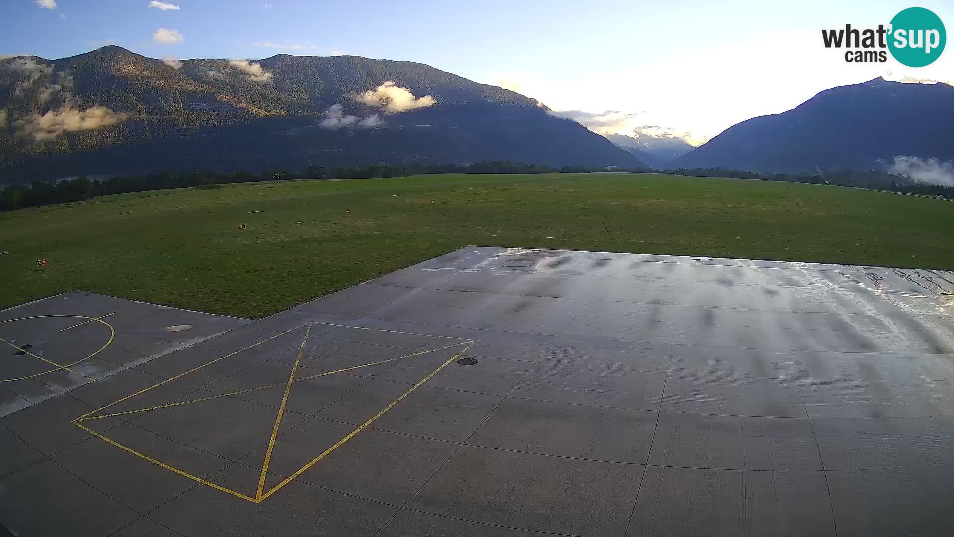 Bovec spletna kamera letališče – Skydive Bovec