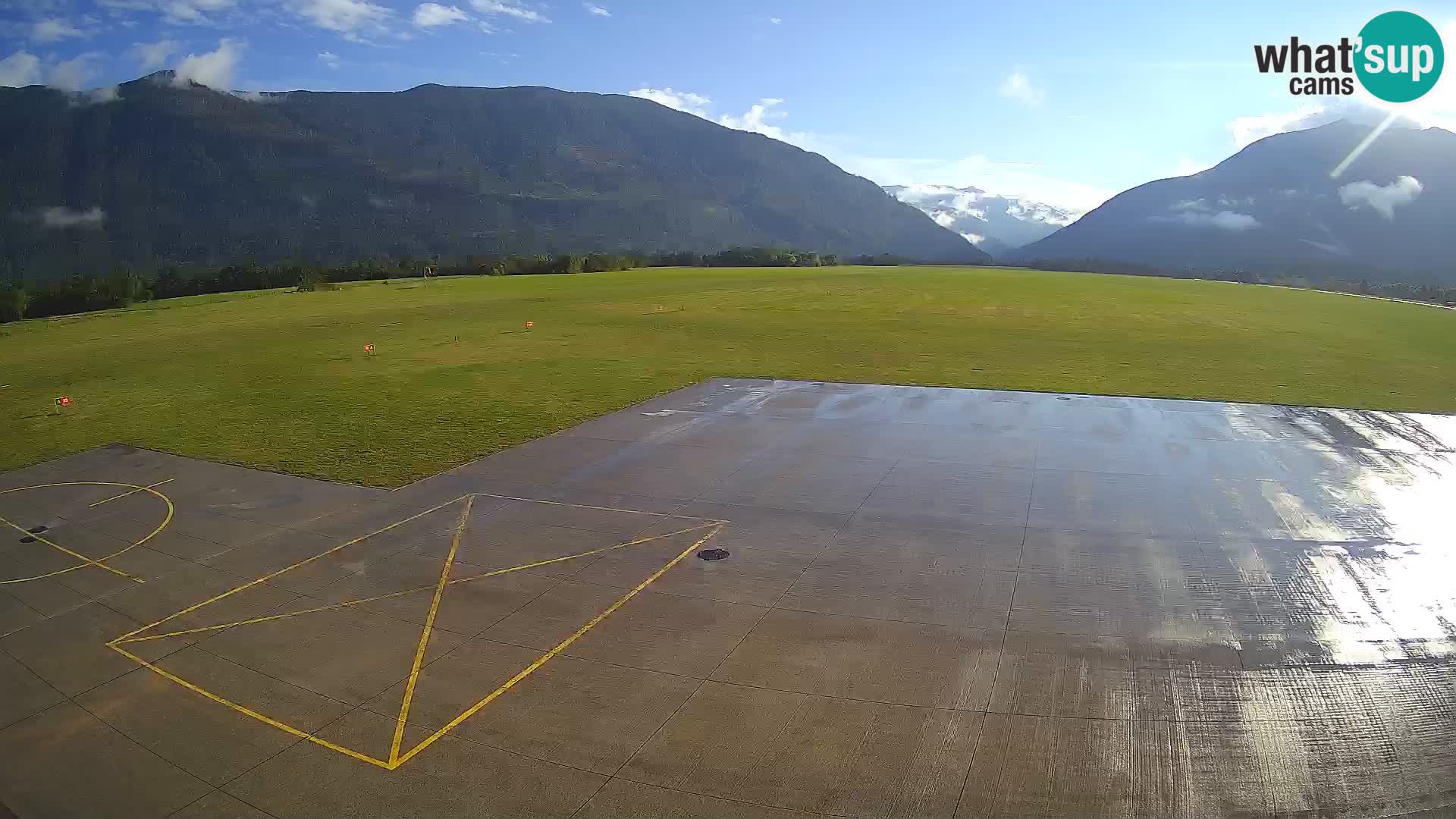 Bovec spletna kamera letališče – Skydive Bovec